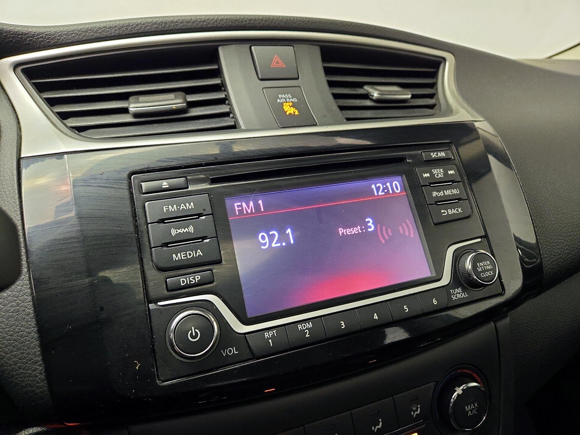 Thumbnail: 2017 Nissan Sentra - 15