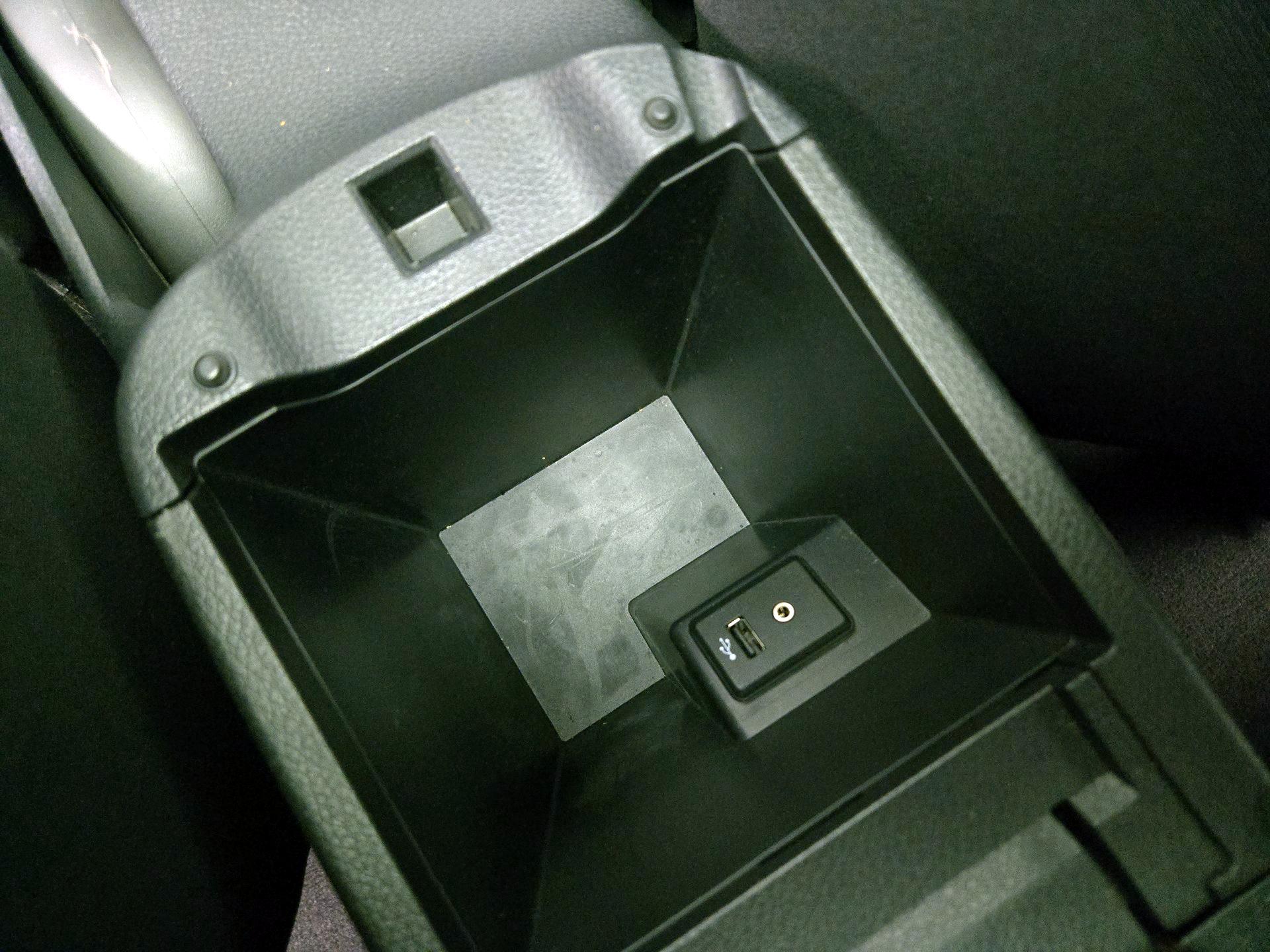 Thumbnail: 2017 Nissan Sentra - 18