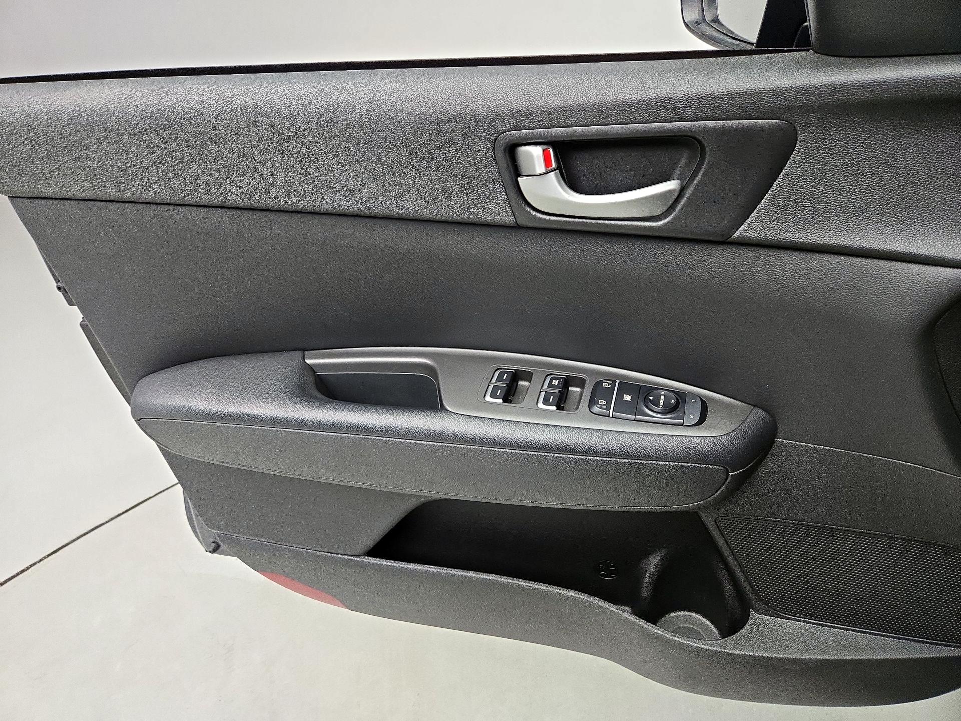 Thumbnail: 2018 Kia Optima - 12