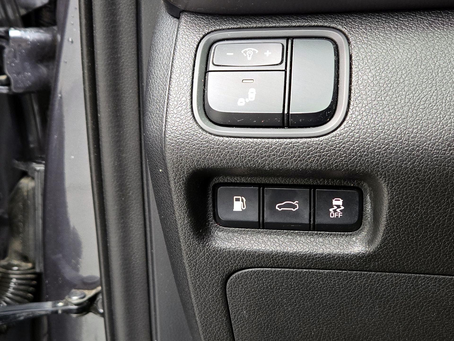 Thumbnail: 2018 Kia Optima - 13