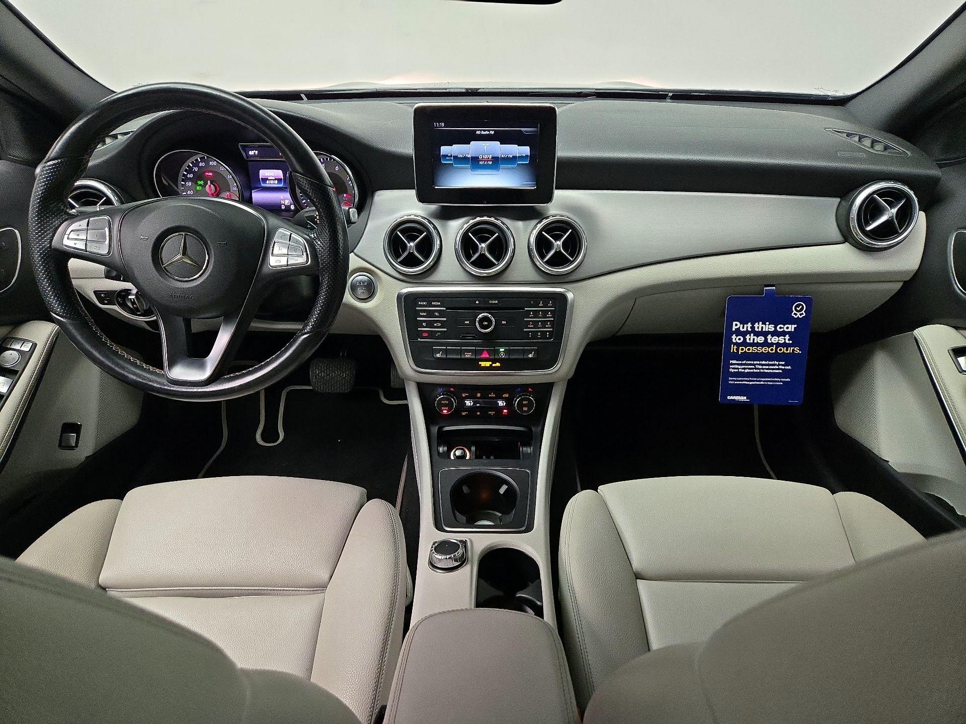 Thumbnail: 2016 Mercedes-Benz GLA - 9