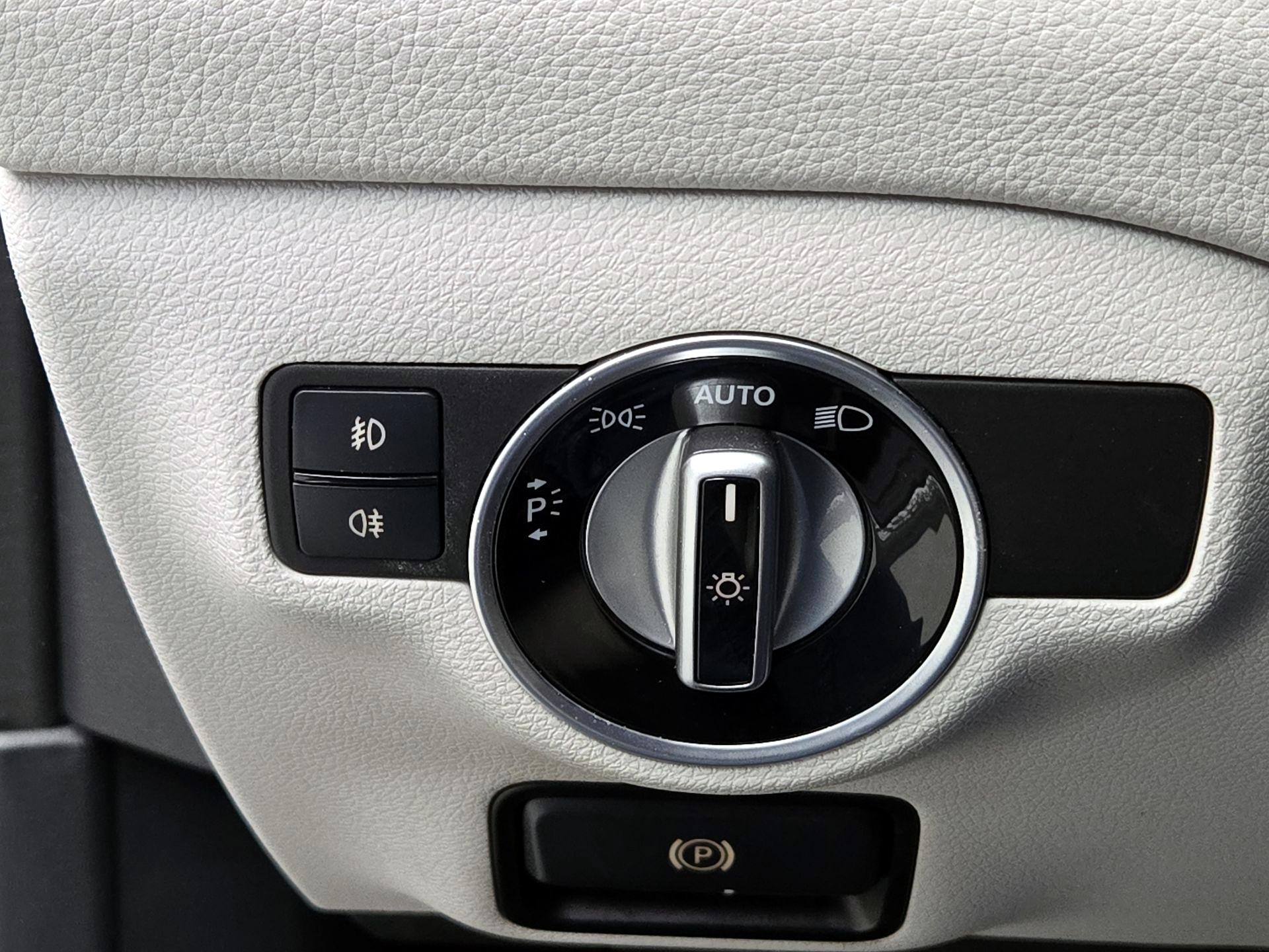 Thumbnail: 2016 Mercedes-Benz GLA - 13