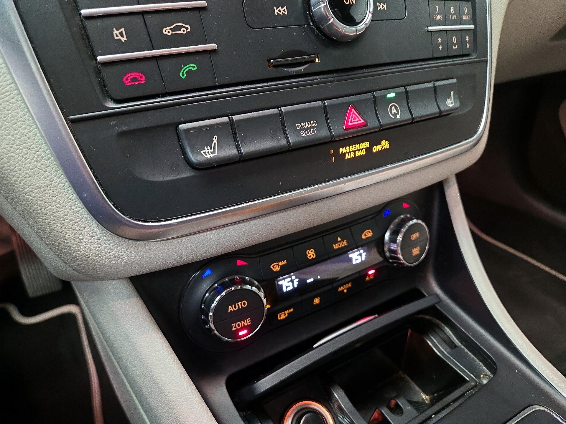 Thumbnail: 2016 Mercedes-Benz GLA - 17