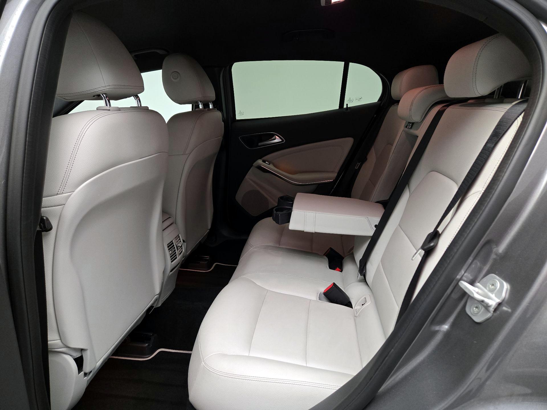 Thumbnail: 2016 Mercedes-Benz GLA - 20