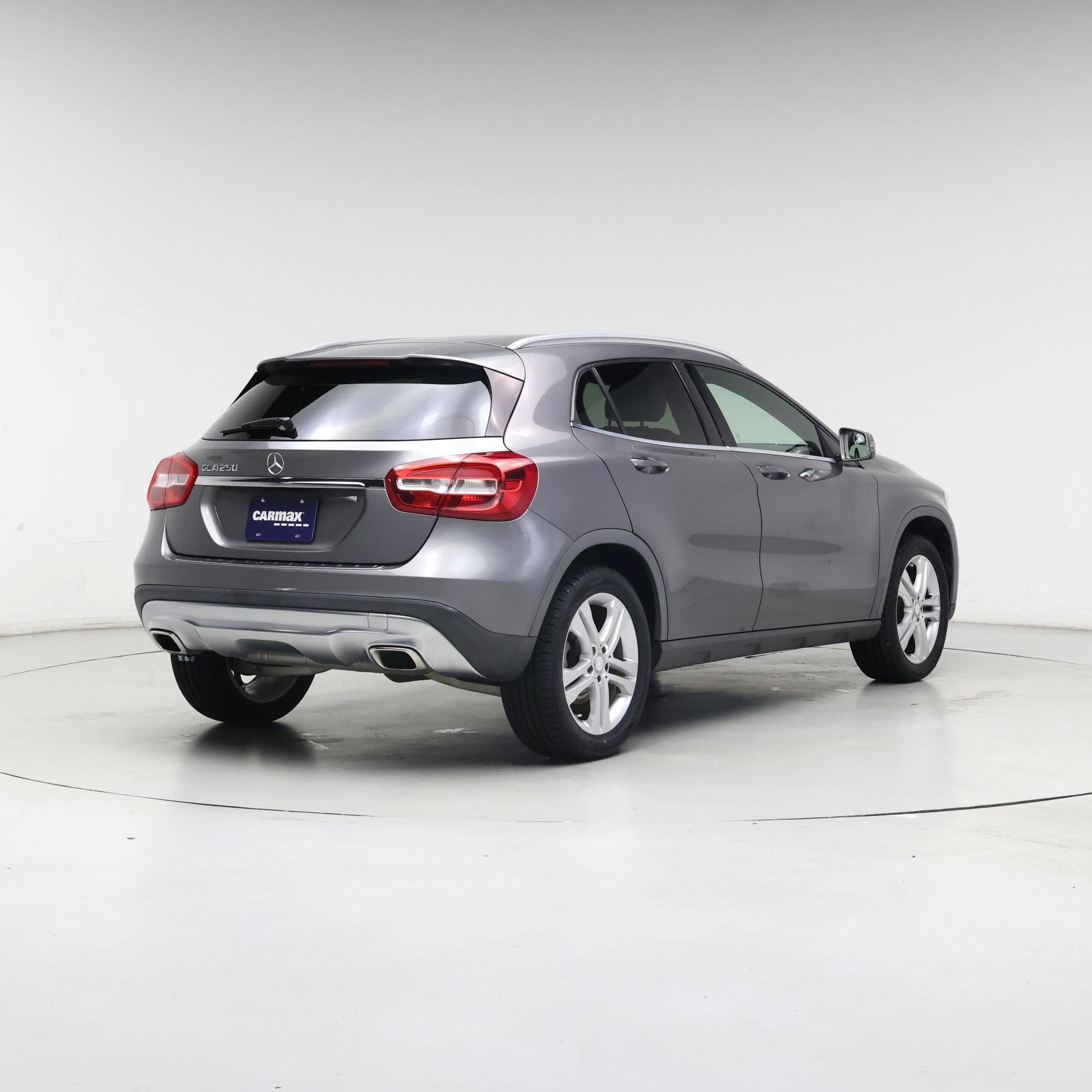 Thumbnail: 2016 Mercedes-Benz GLA - 8