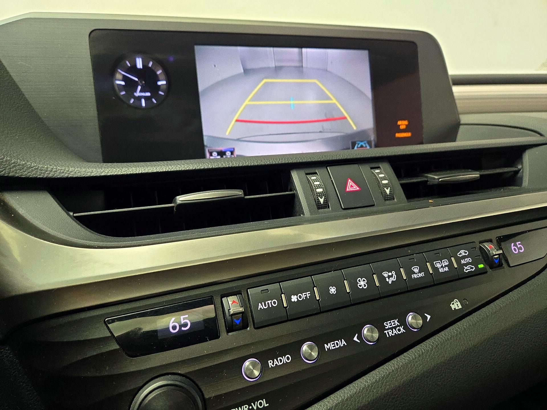 Thumbnail: 2019 Lexus ES - 14