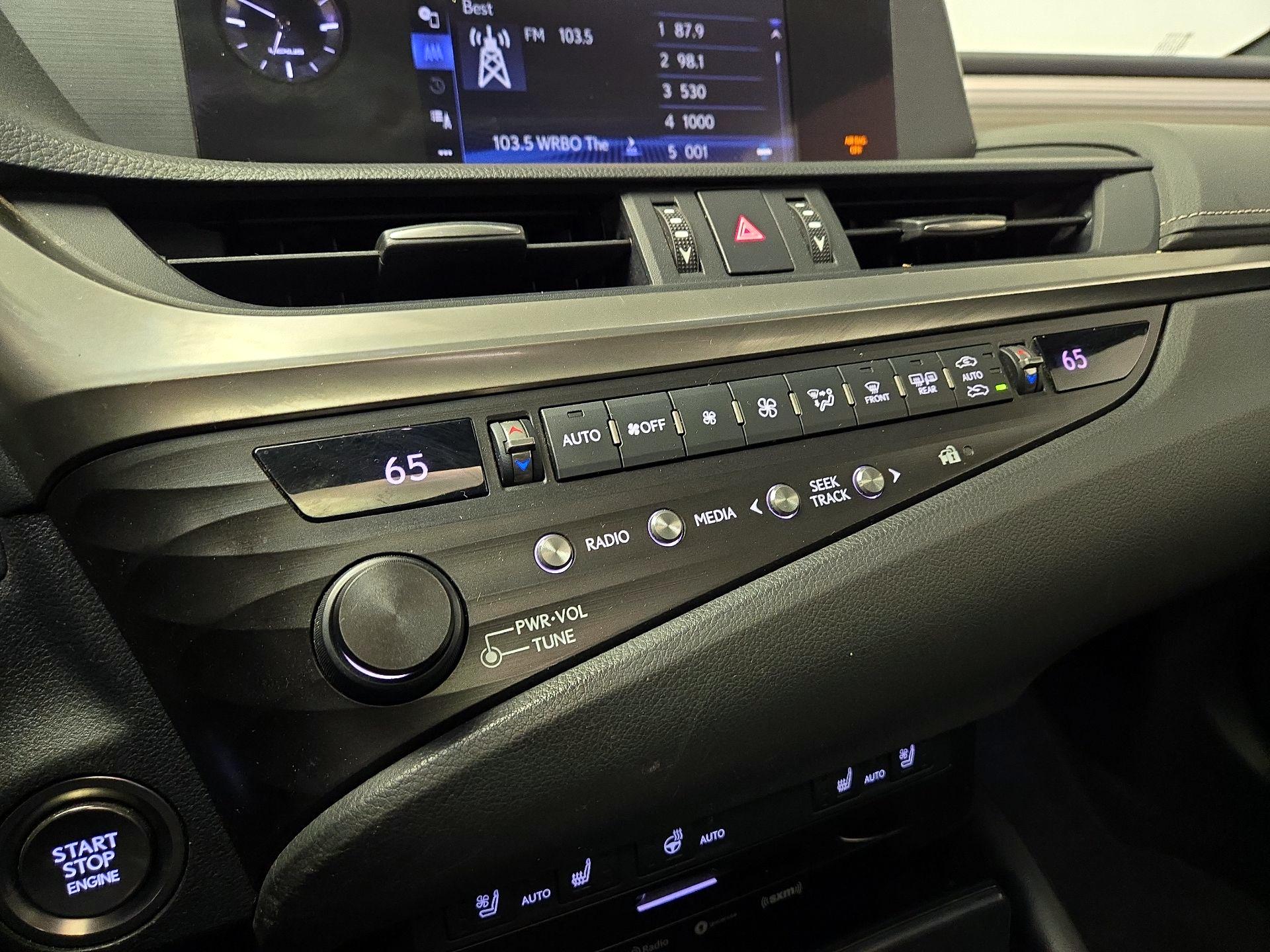 Thumbnail: 2019 Lexus ES - 16