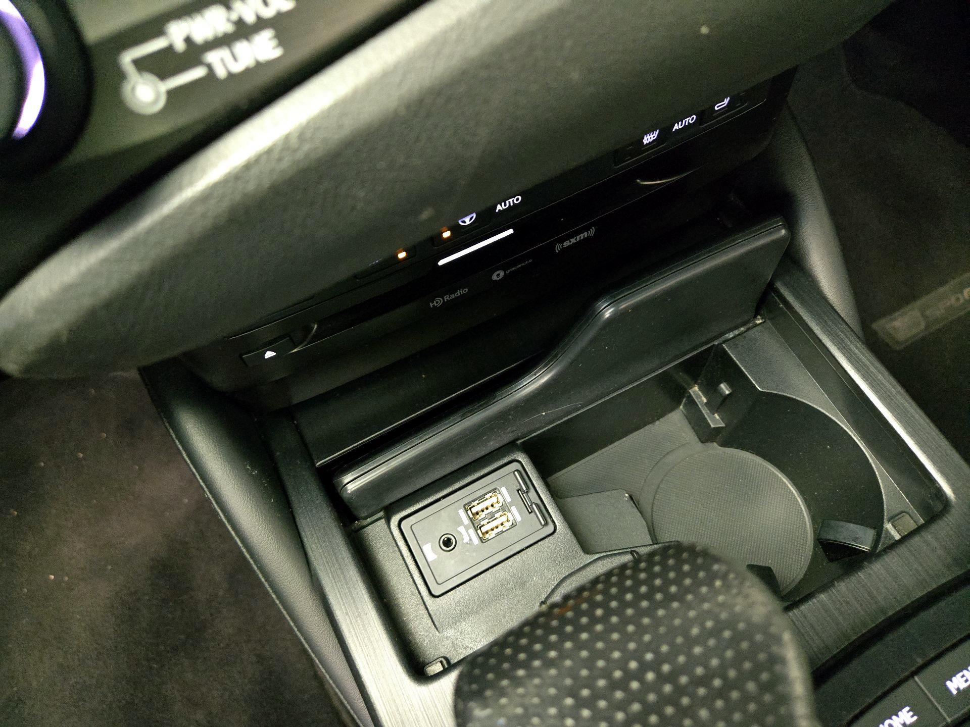 Thumbnail: 2019 Lexus ES - 18