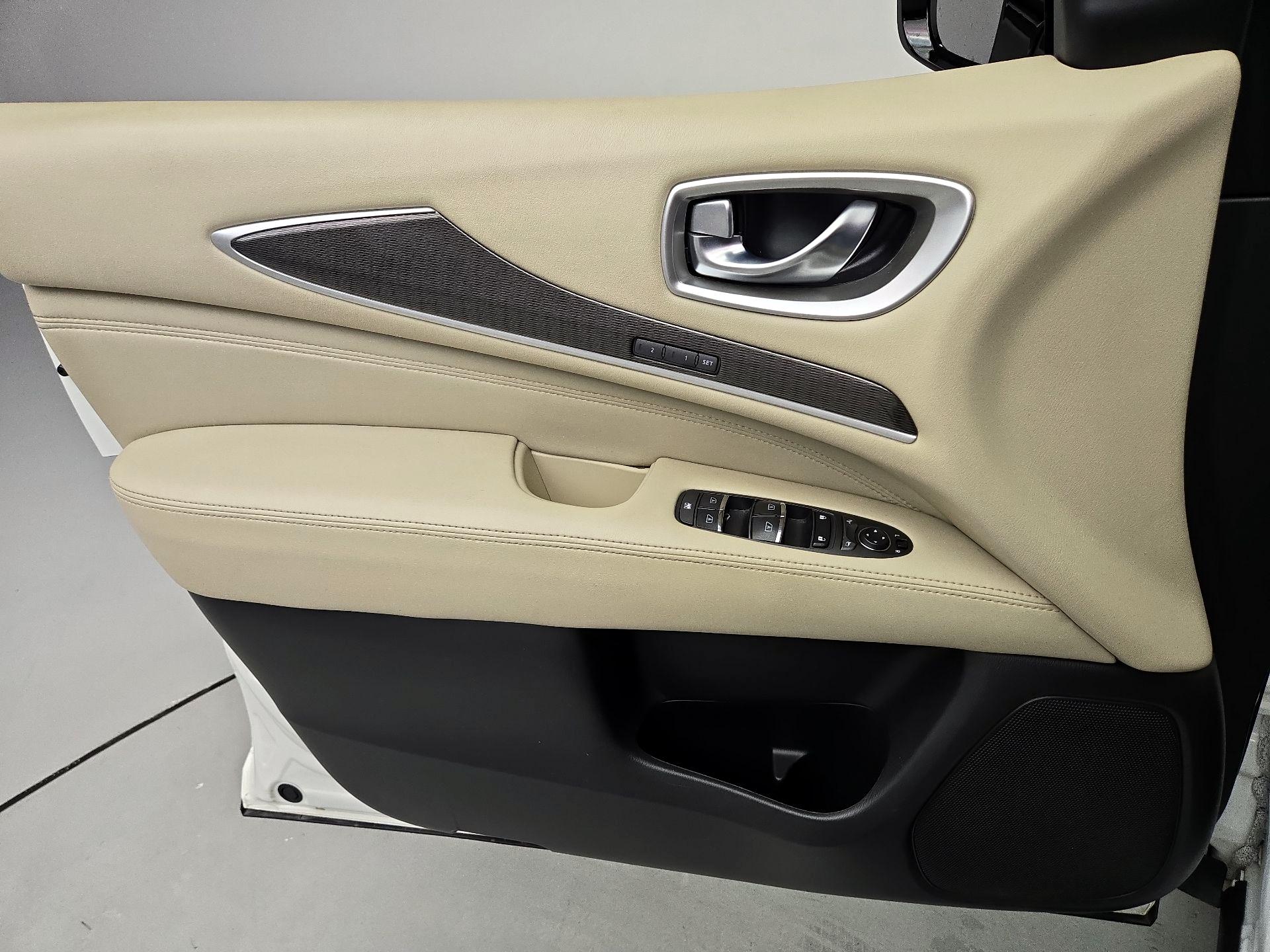 Thumbnail: 2017 INFINITI QX60 - 12