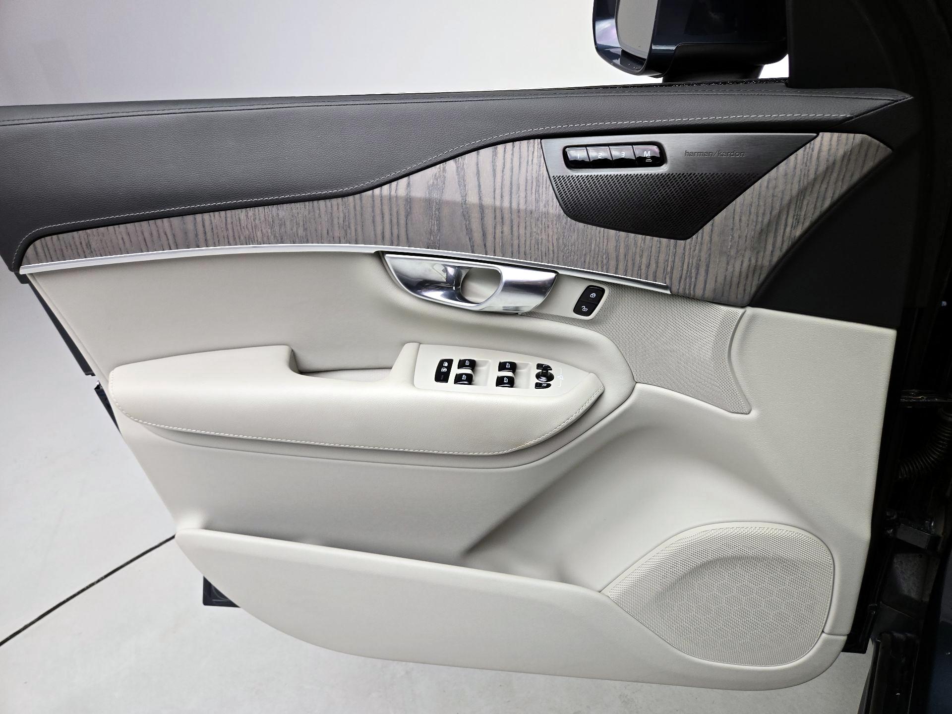 Thumbnail: 2022 Volvo XC90 - 12