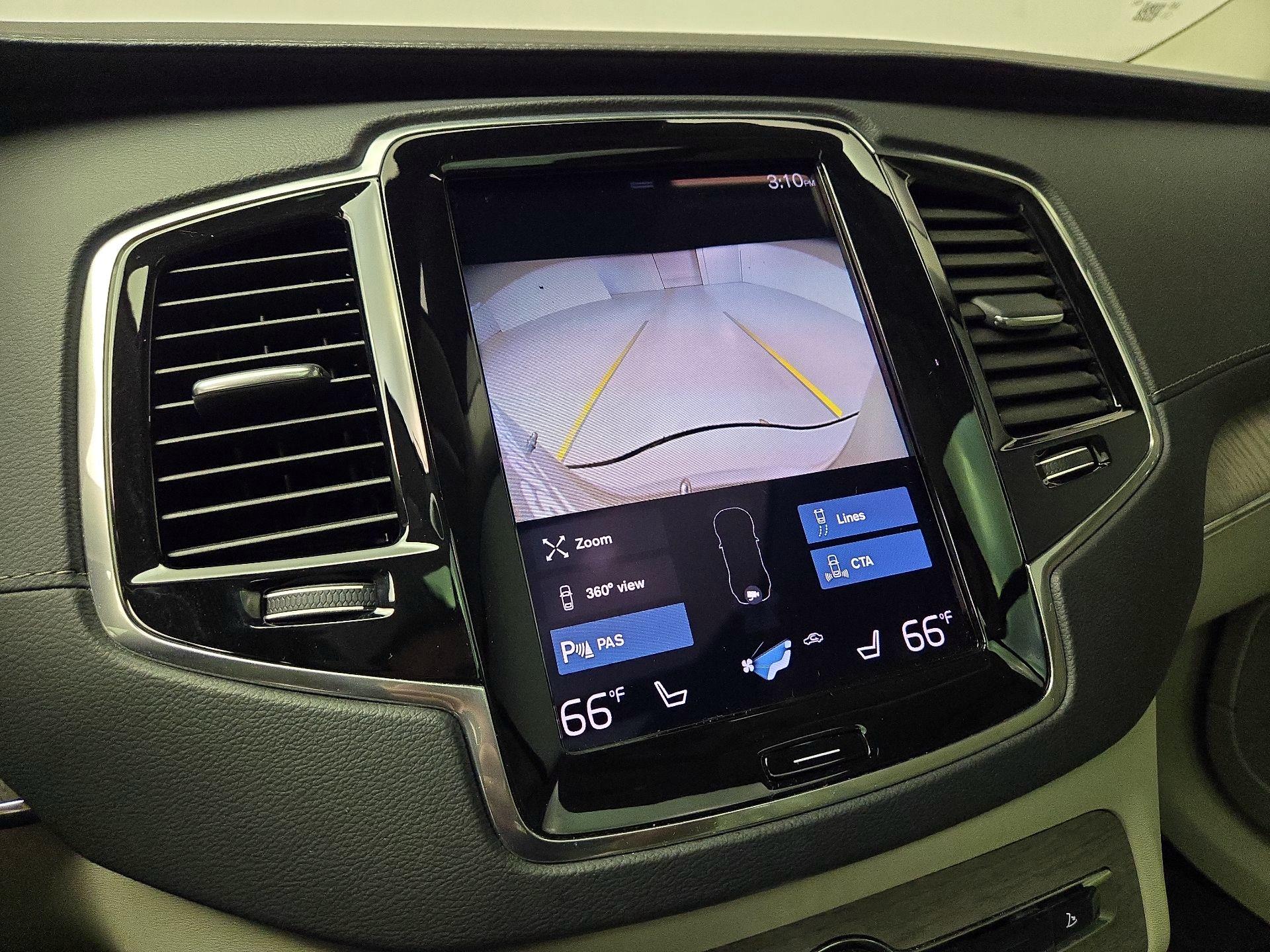 Thumbnail: 2022 Volvo XC90 - 15