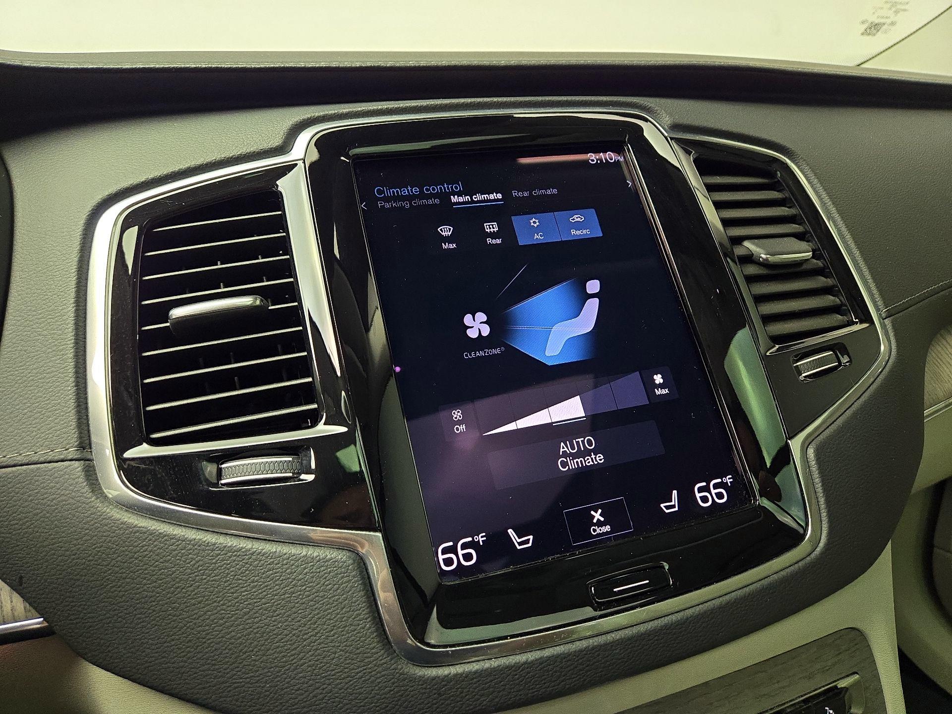 Thumbnail: 2022 Volvo XC90 - 17