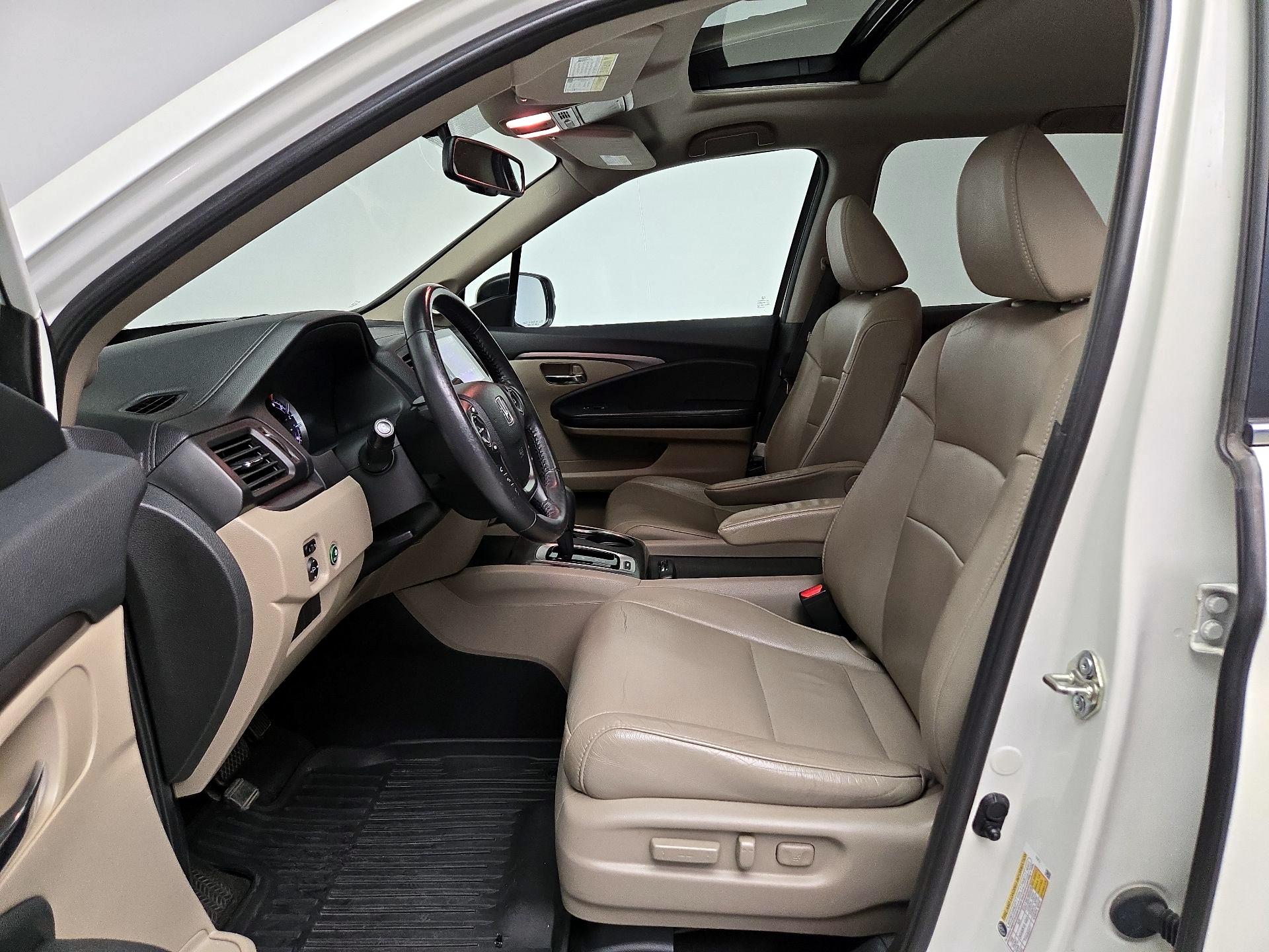 Thumbnail: 2018 Honda Pilot - 11