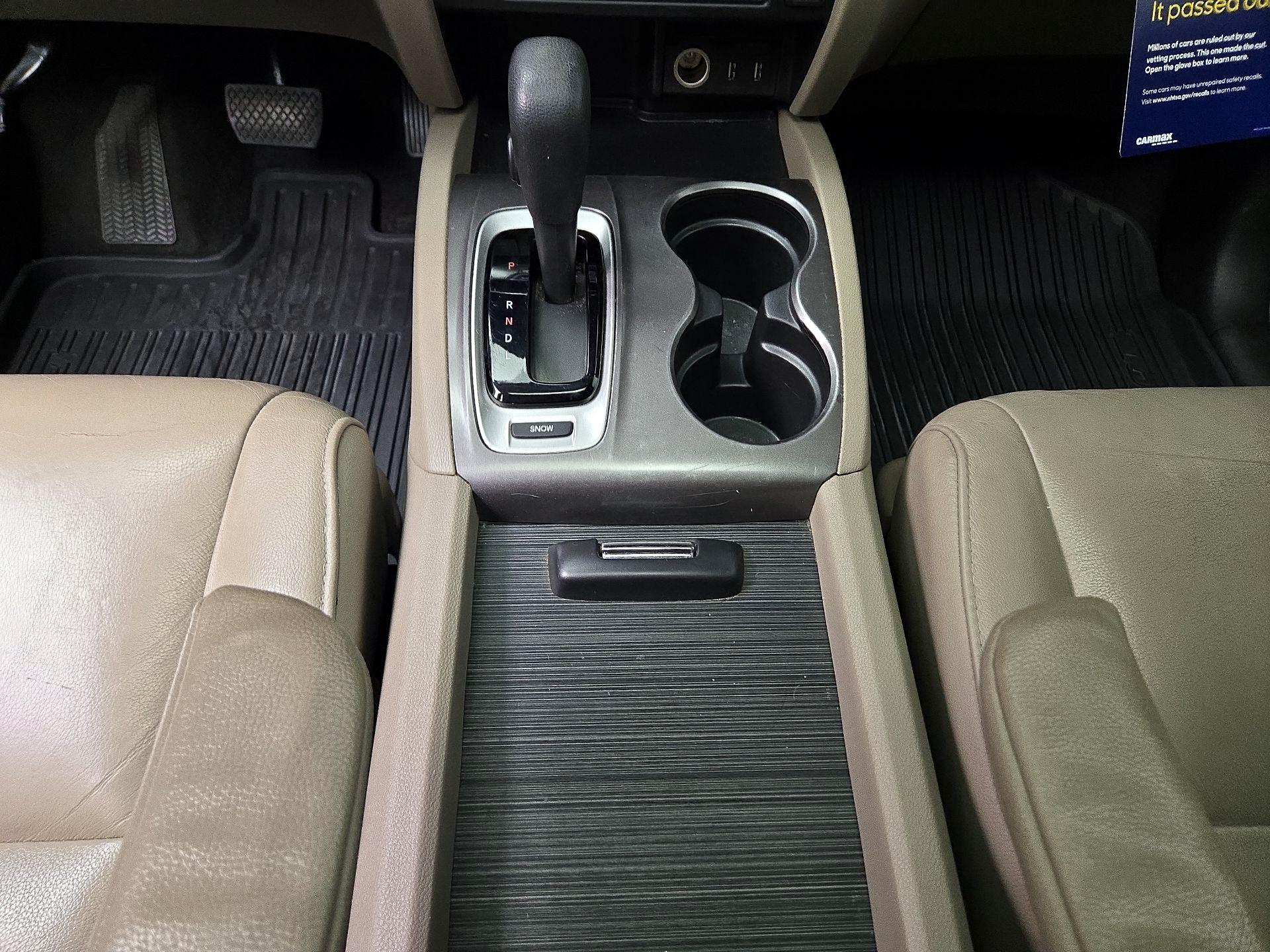 Thumbnail: 2018 Honda Pilot - 17