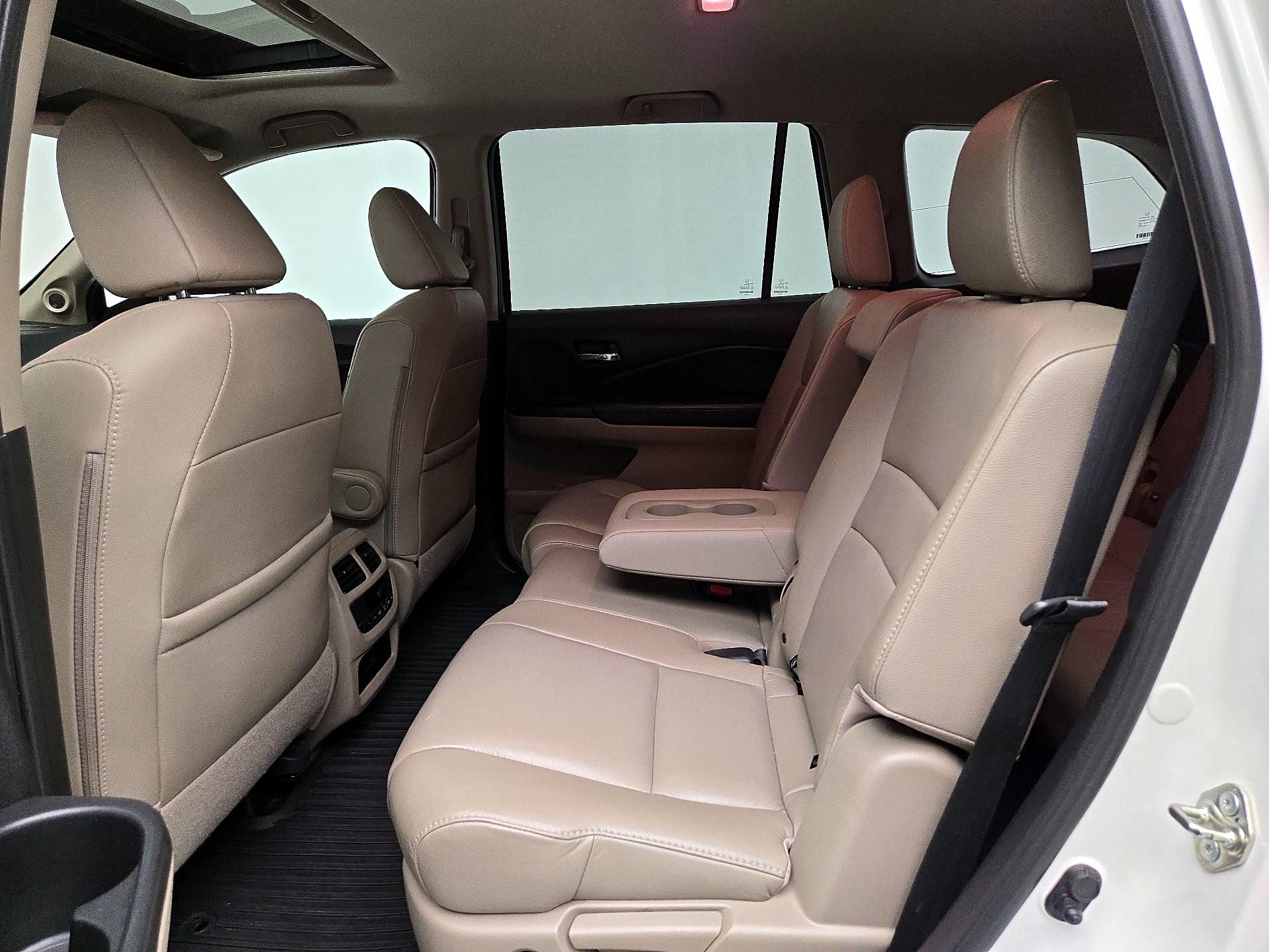 Thumbnail: 2018 Honda Pilot - 20