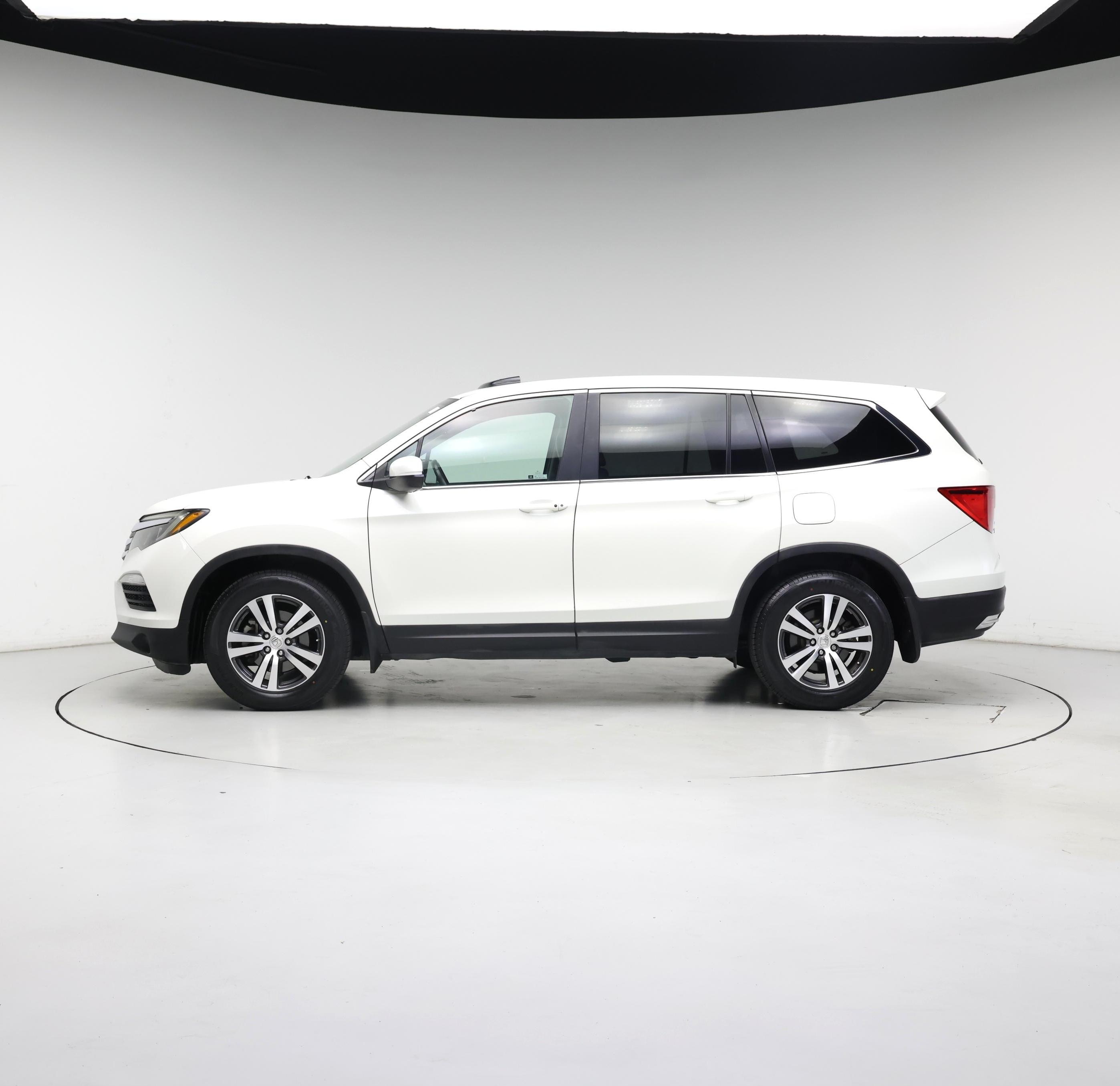 Thumbnail: 2018 Honda Pilot - 3
