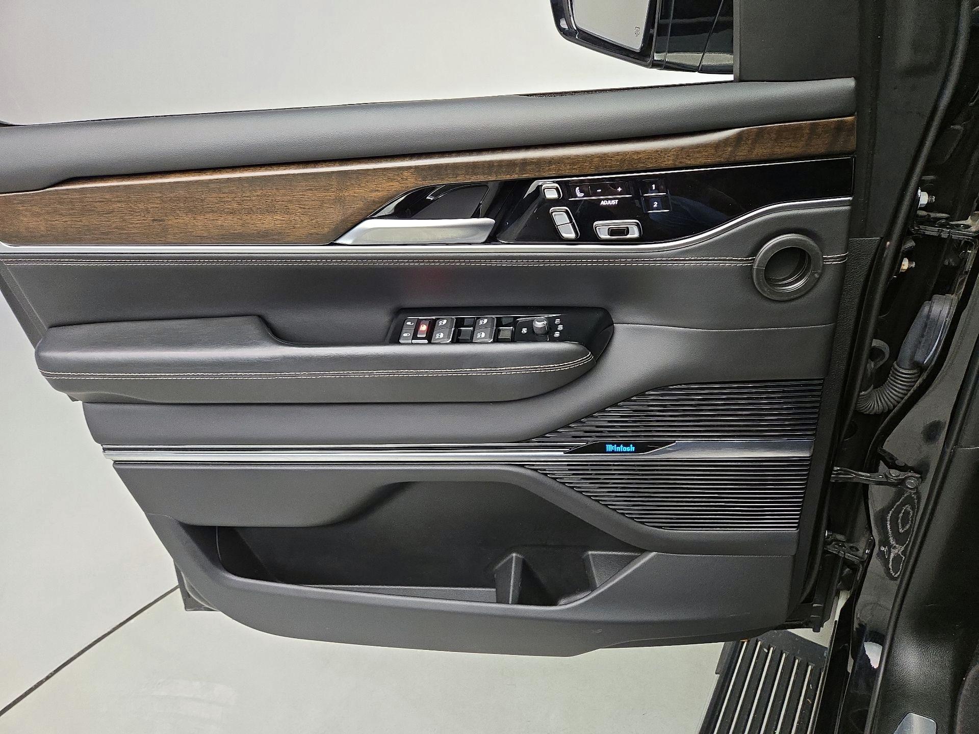 Thumbnail: 2022 Jeep Grand Wagoneer - 12