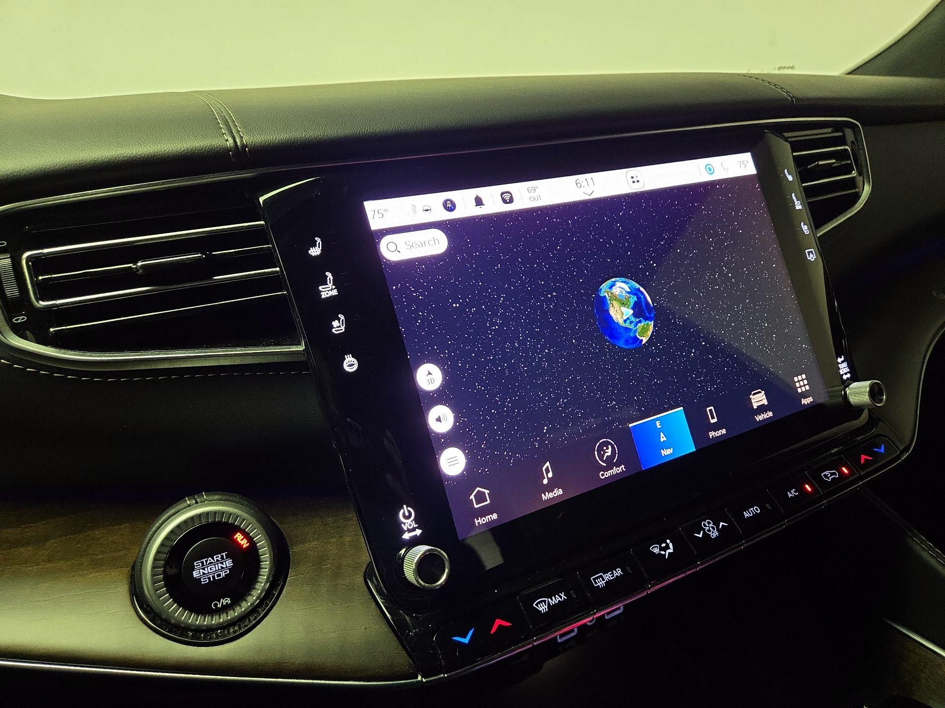 Thumbnail: 2022 Jeep Grand Wagoneer - 14