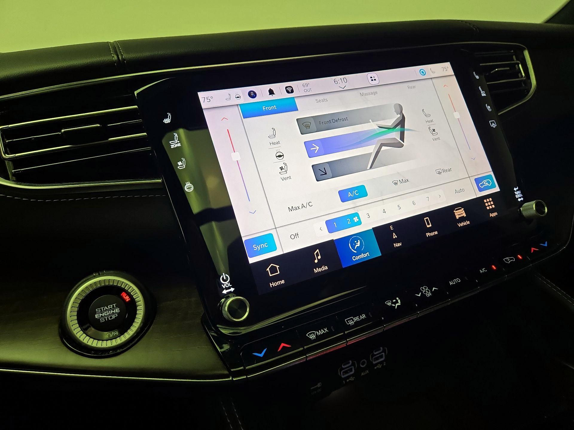 Thumbnail: 2022 Jeep Grand Wagoneer - 17