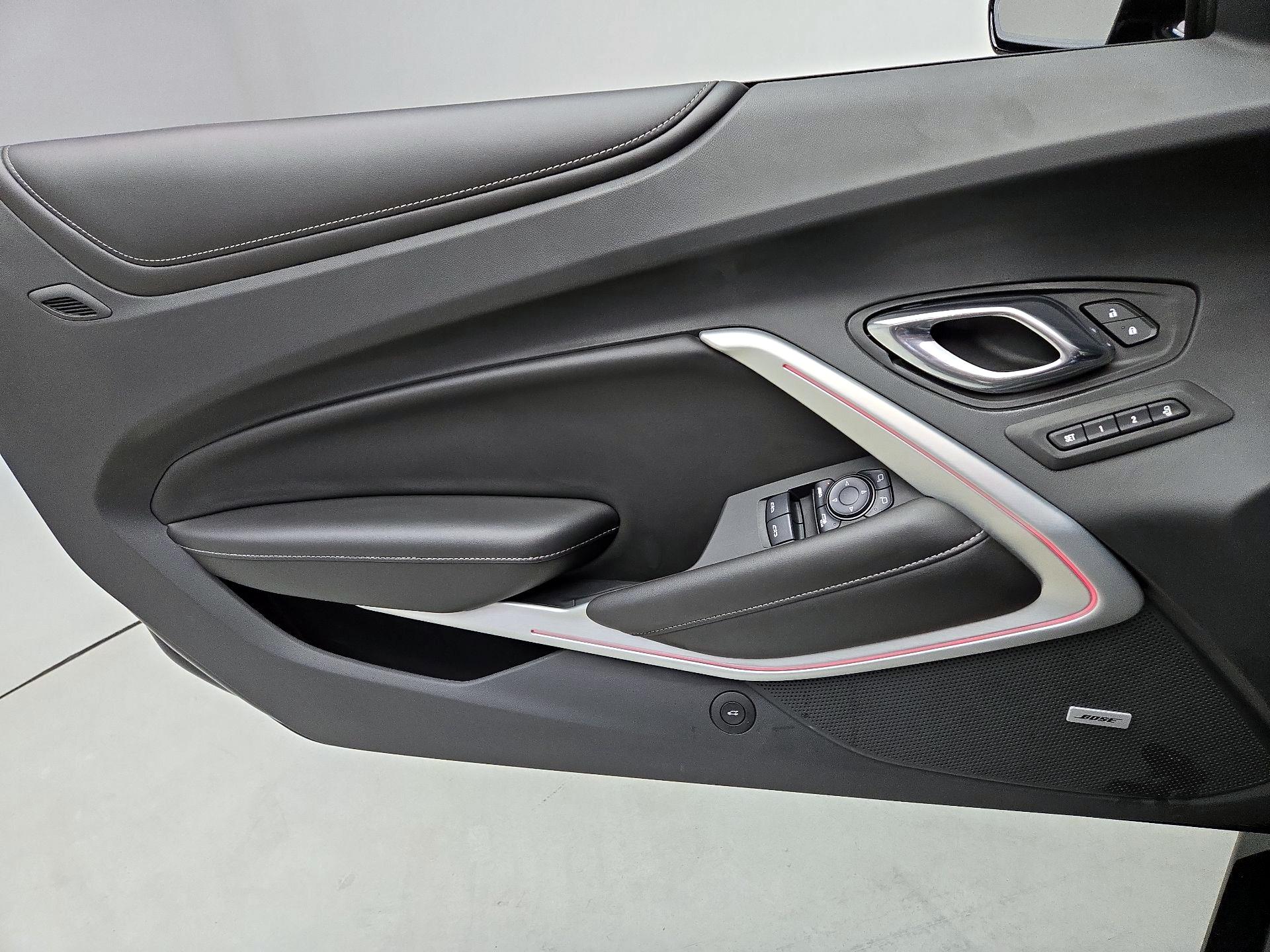 Thumbnail: 2017 Chevrolet Camaro - 12