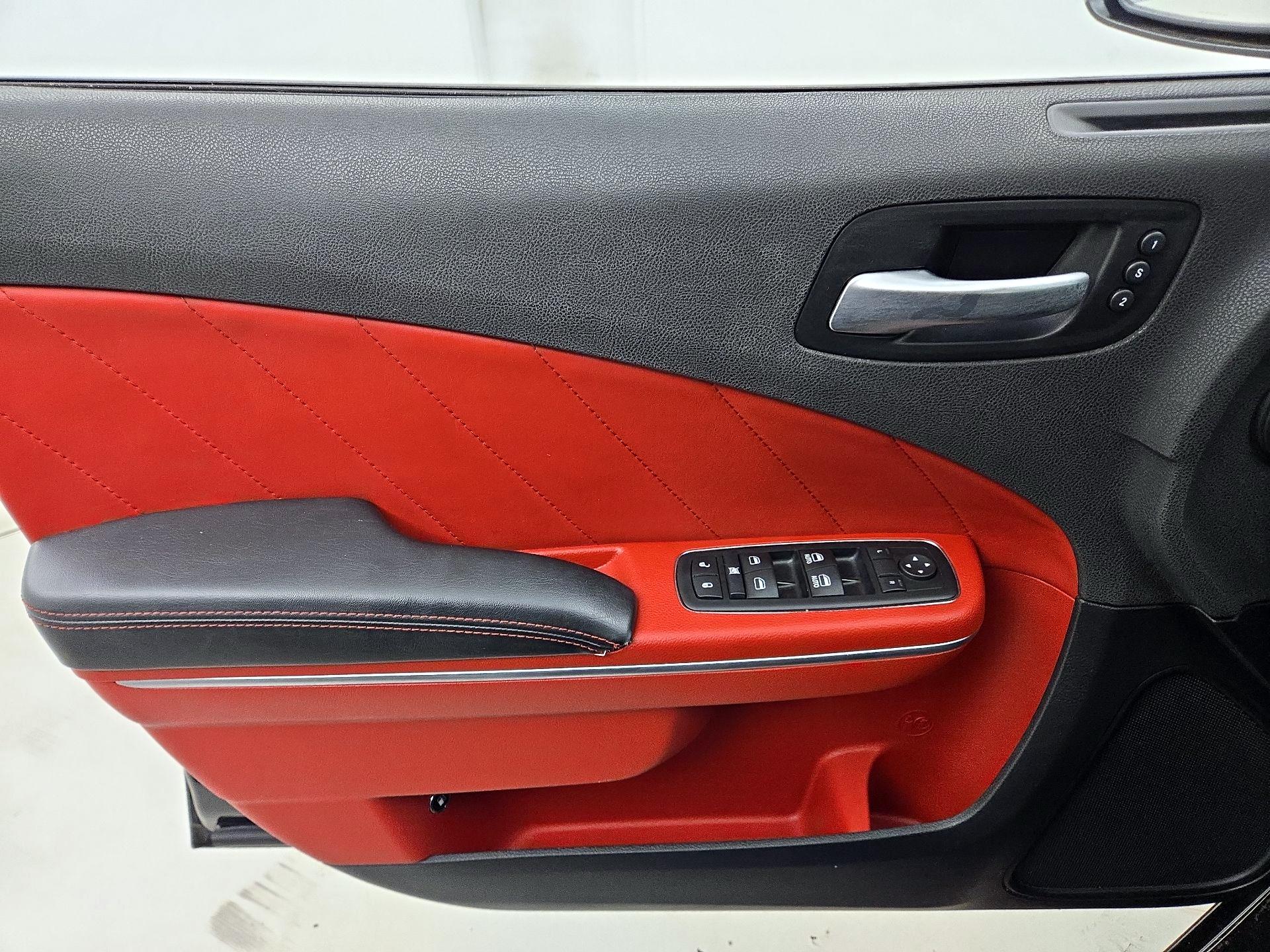 Thumbnail: 2016 Dodge Charger - 12