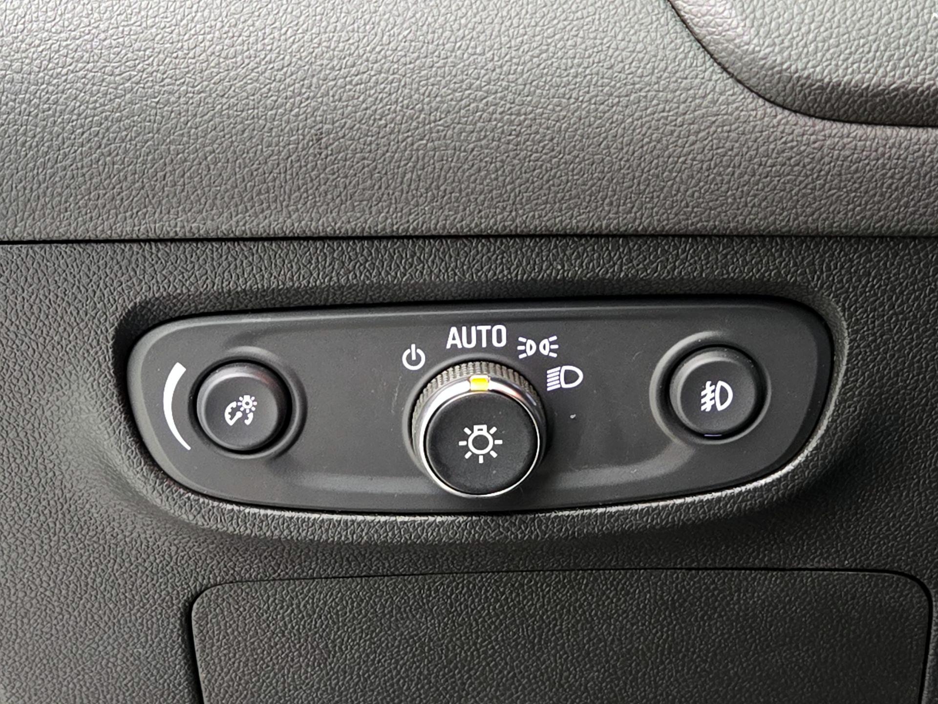 Thumbnail: 2022 Buick Encore GX - 13