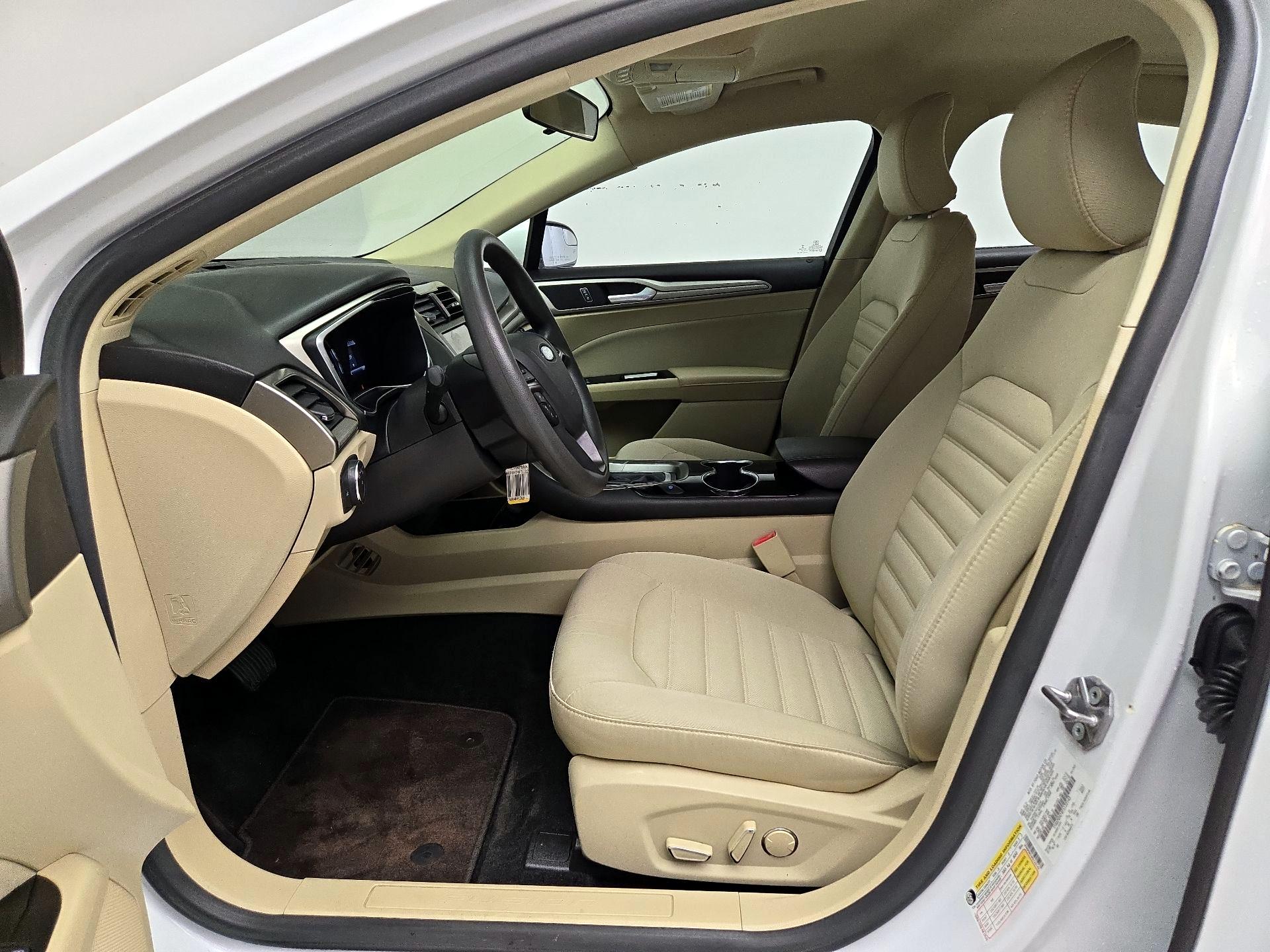 Thumbnail: 2015 Ford Fusion - 11