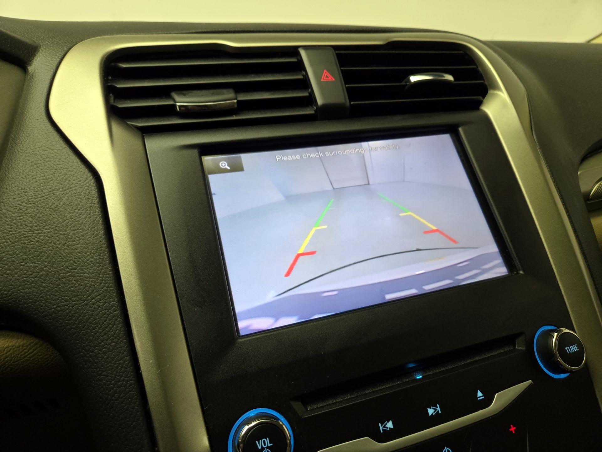 Thumbnail: 2015 Ford Fusion - 14