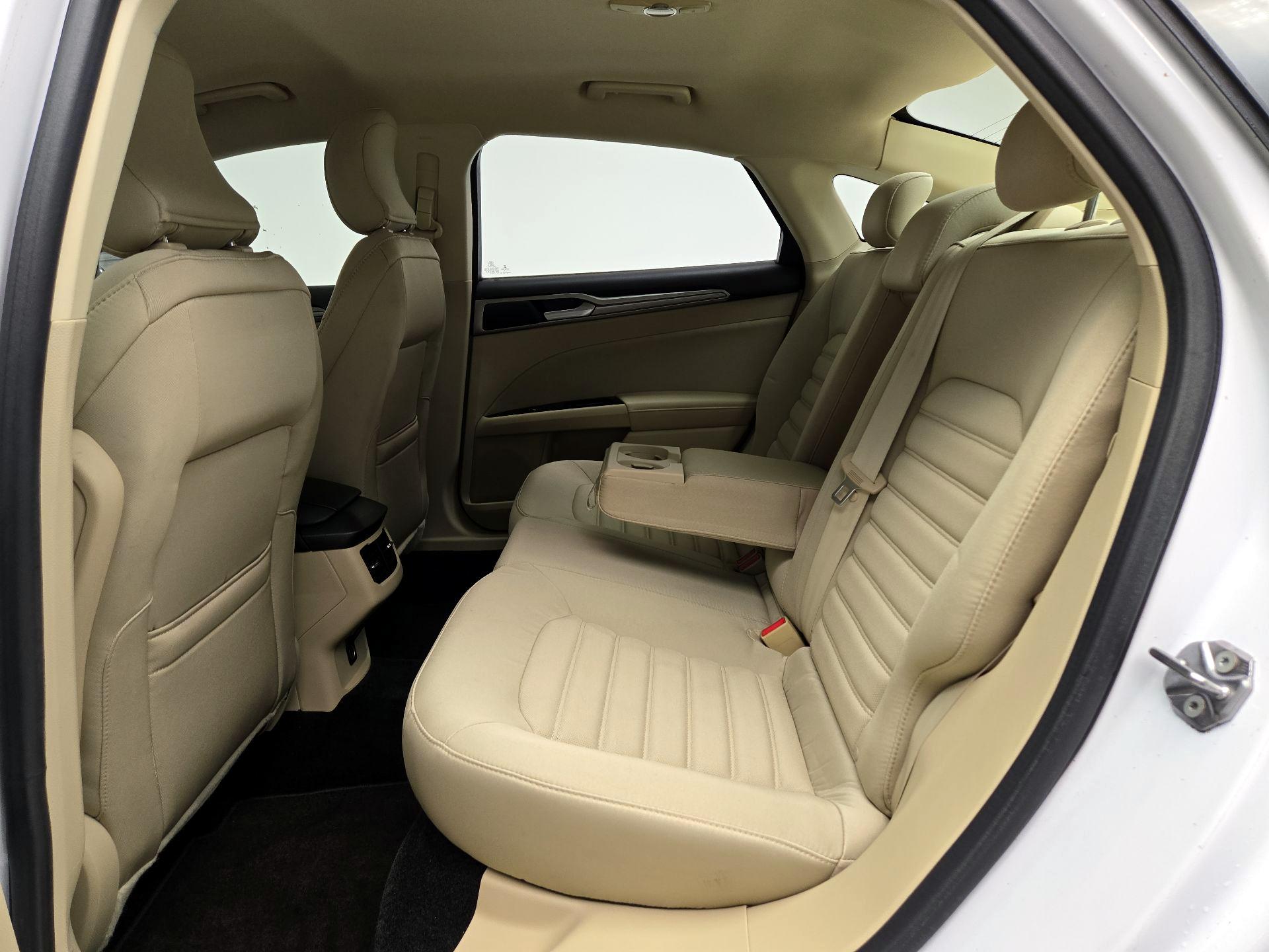 Thumbnail: 2015 Ford Fusion - 19