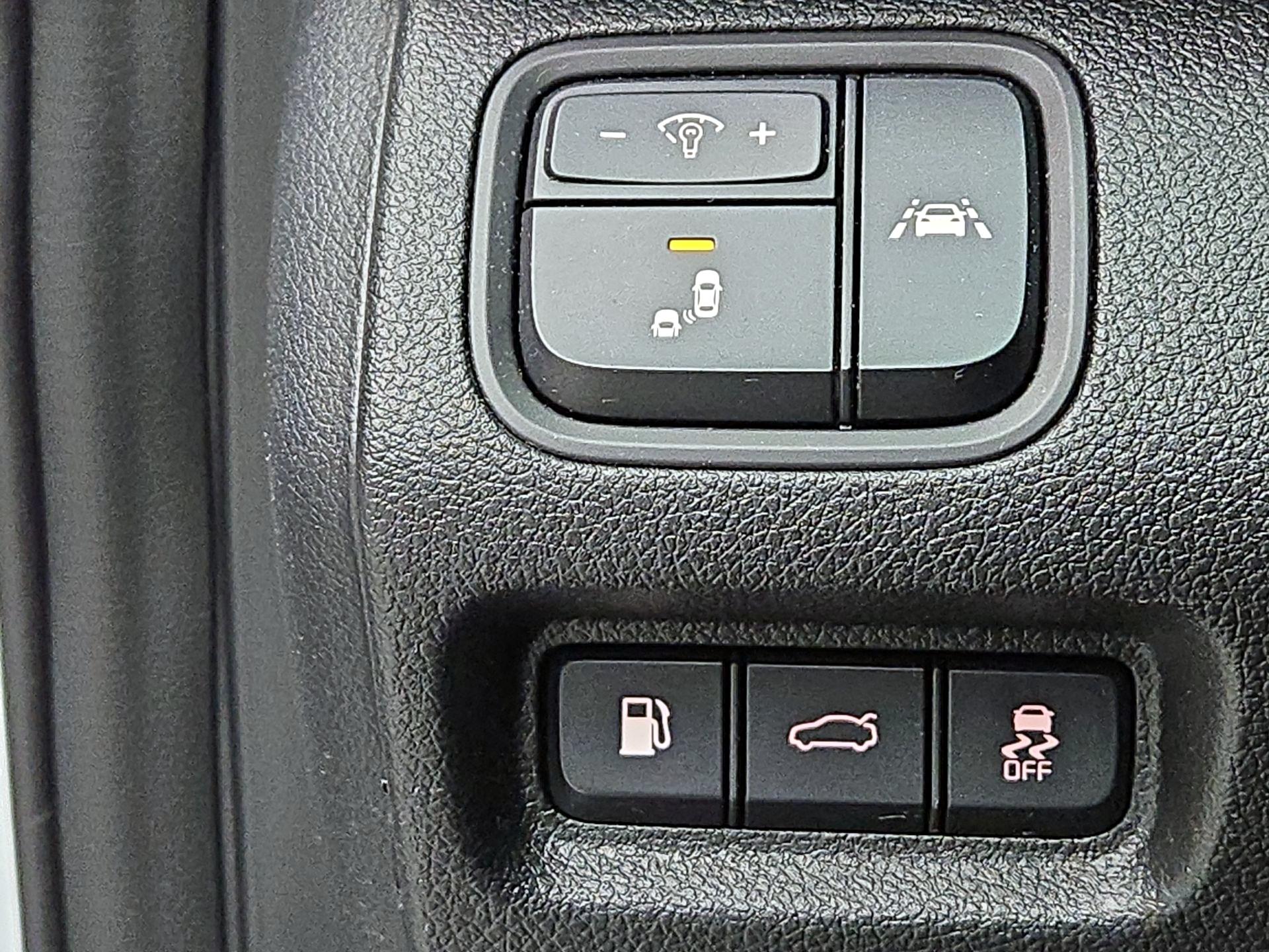 Thumbnail: 2019 Kia Optima - 13