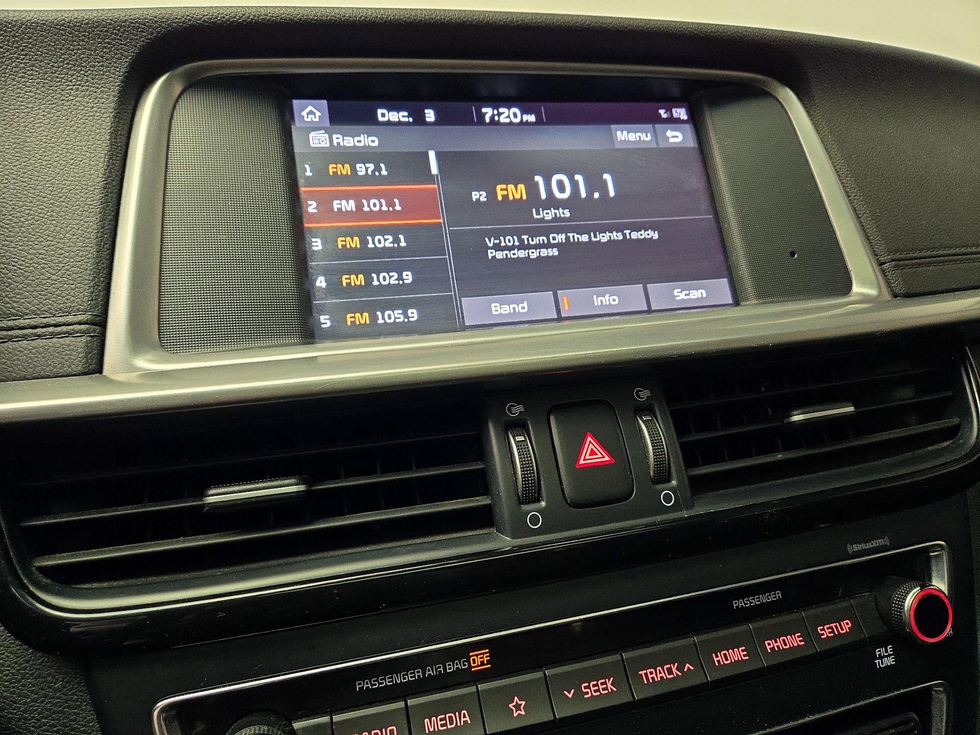 Thumbnail: 2019 Kia Optima - 15