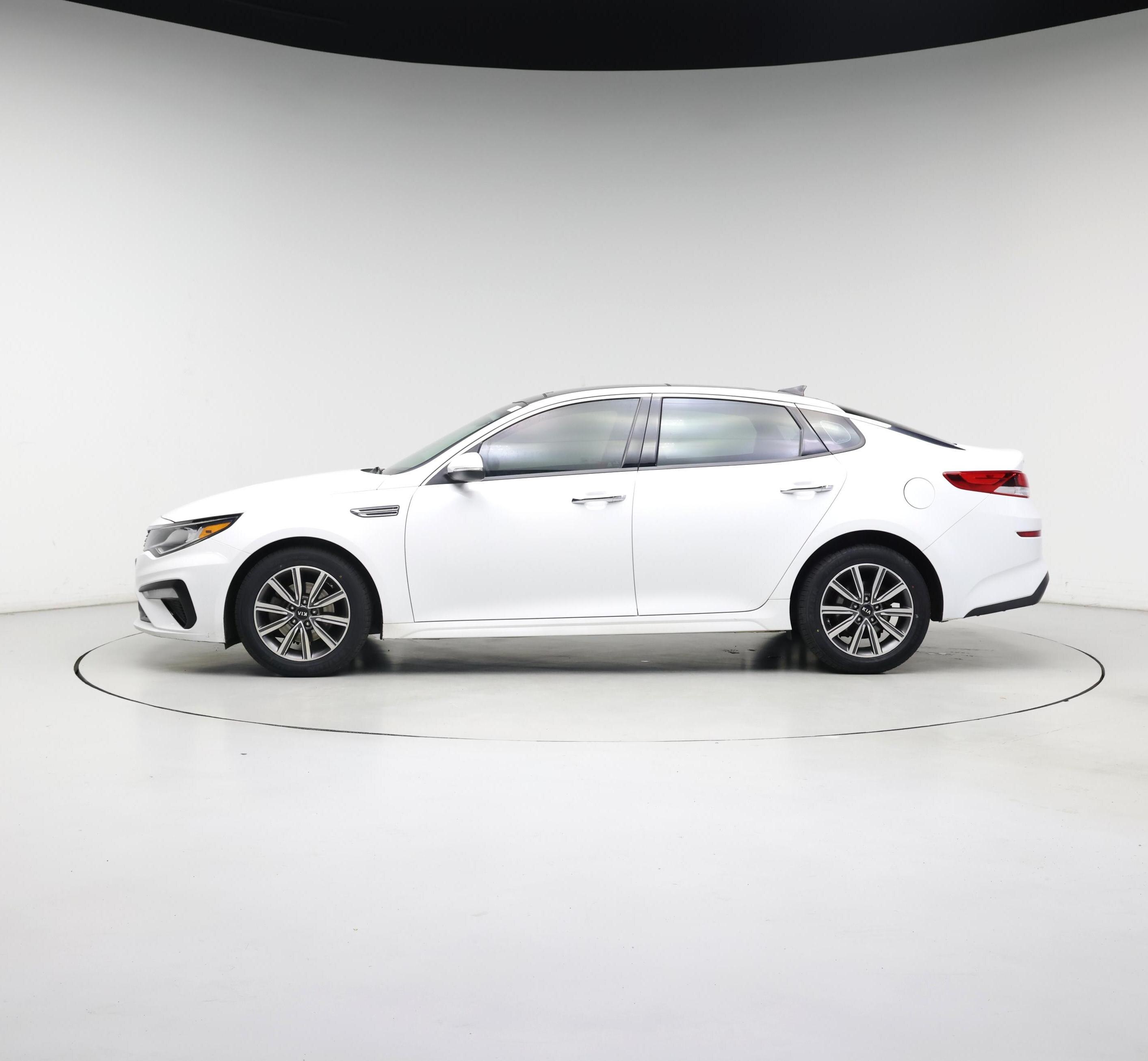 Thumbnail: 2019 Kia Optima - 3