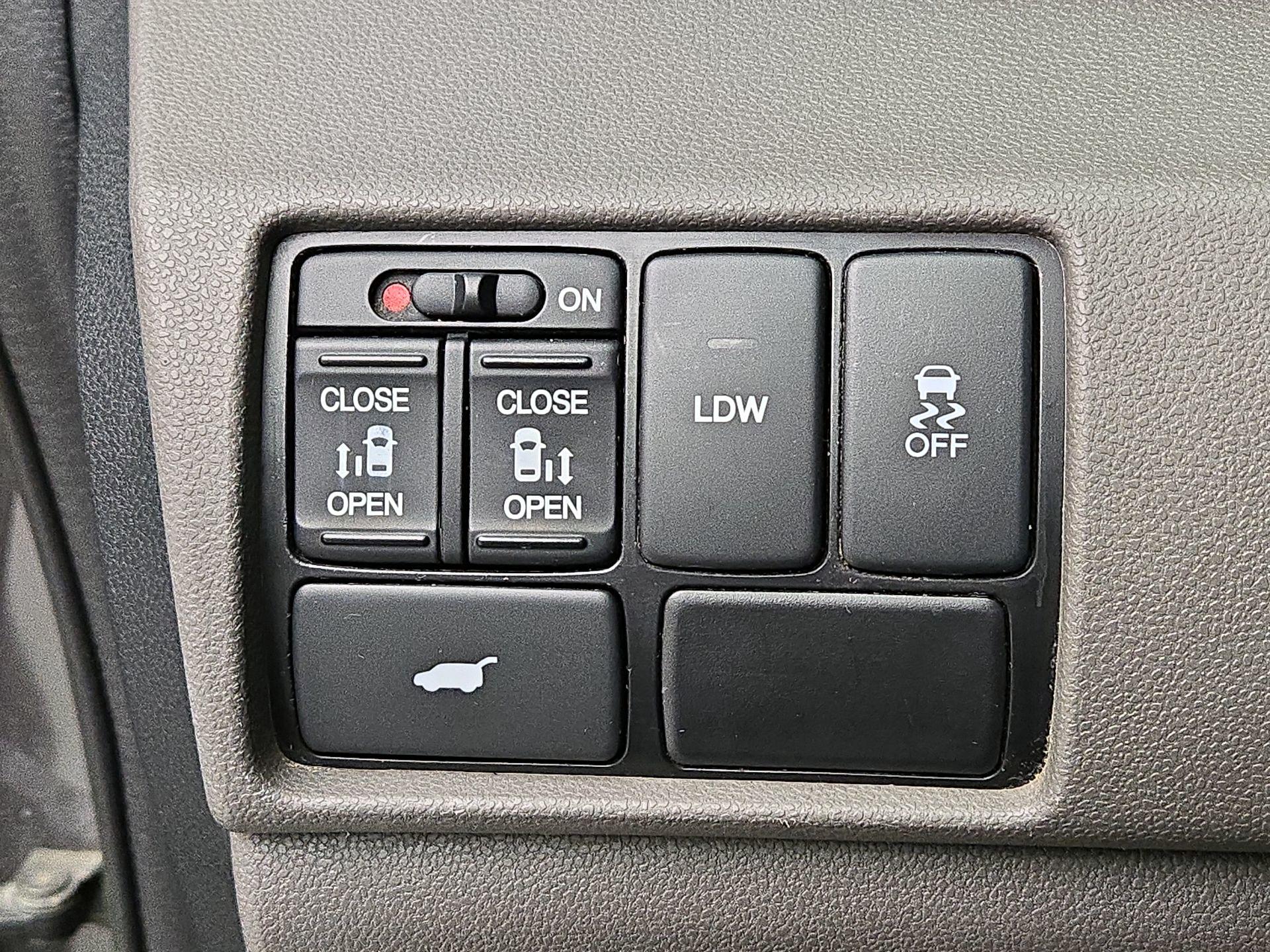 Thumbnail: 2016 Honda Odyssey - 13