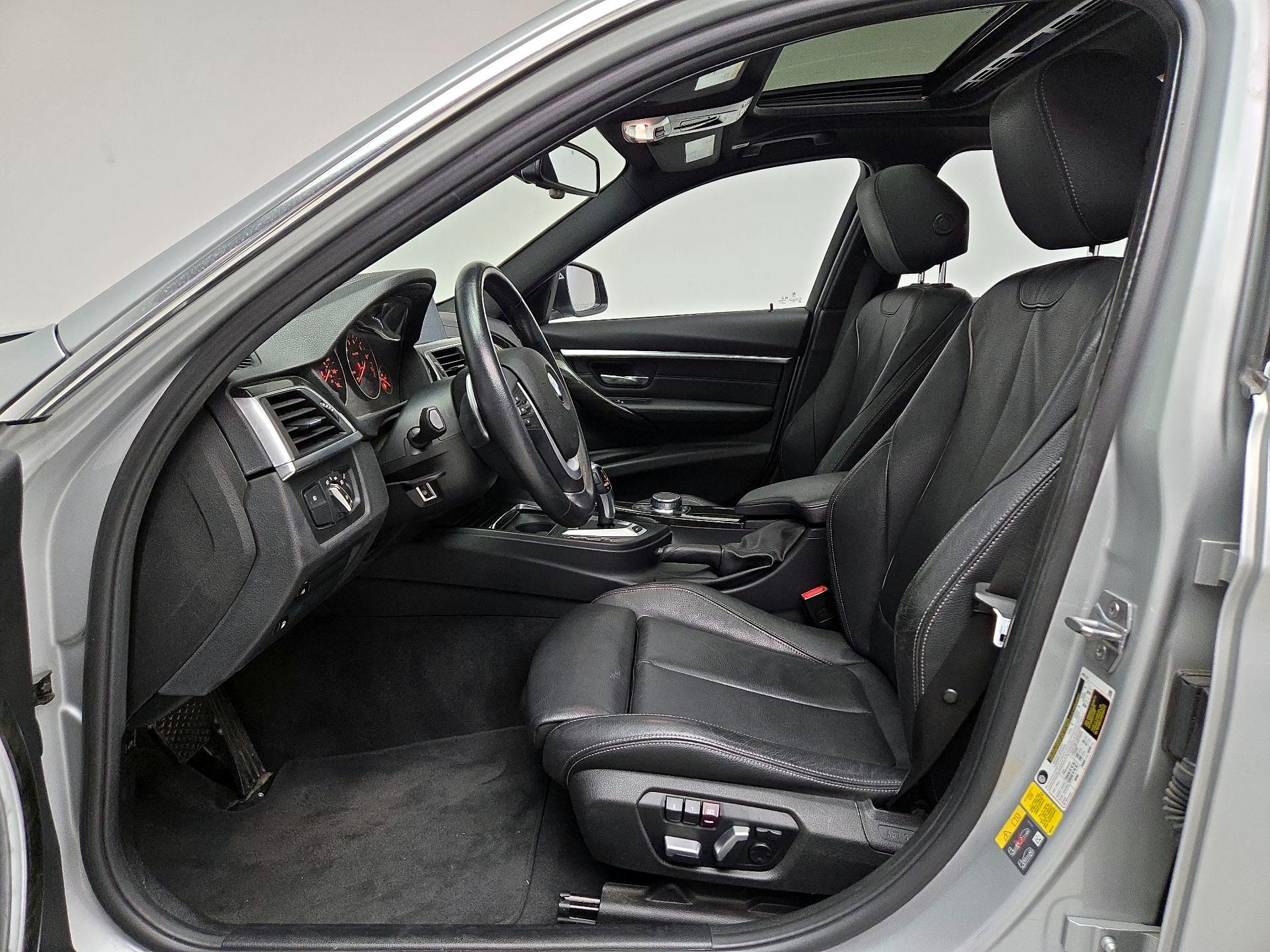 Thumbnail: 2018 BMW 3 Series - 11