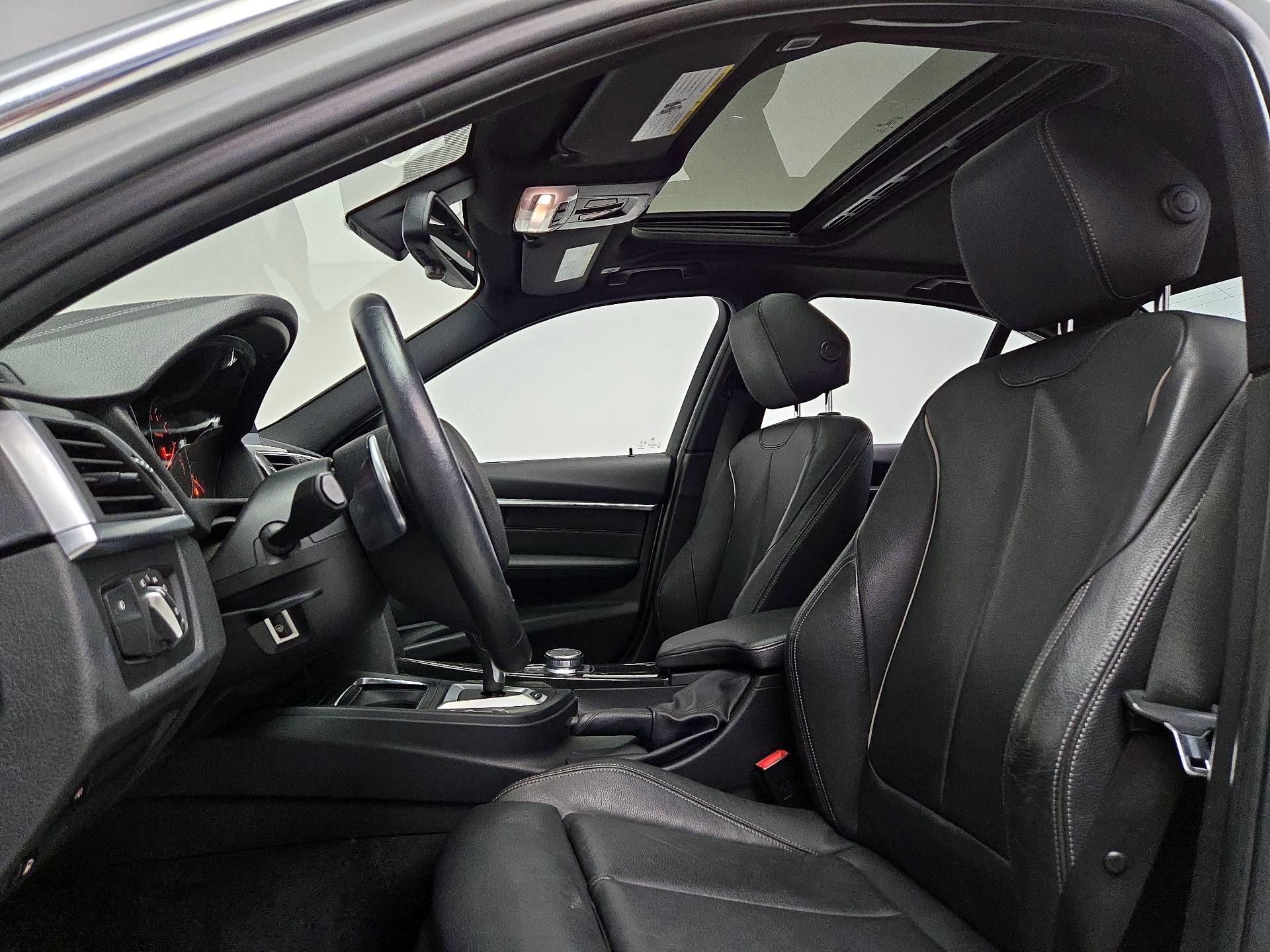 Thumbnail: 2018 BMW 3 Series - 20