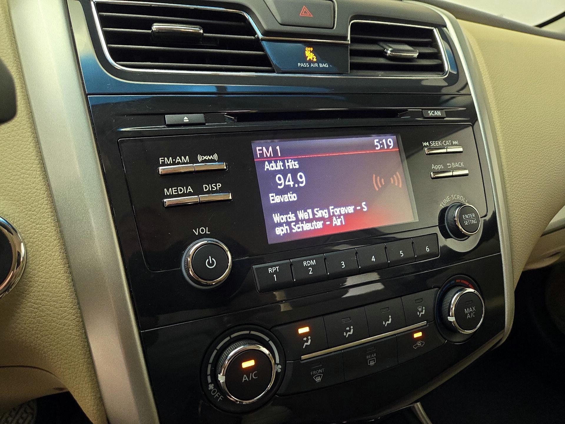 Thumbnail: 2015 Nissan Altima - 15