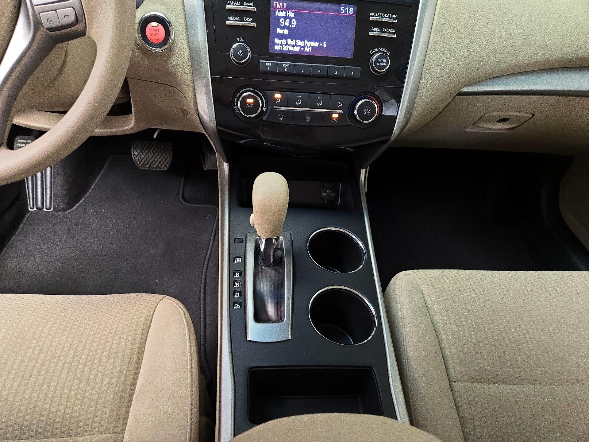 Thumbnail: 2015 Nissan Altima - 17