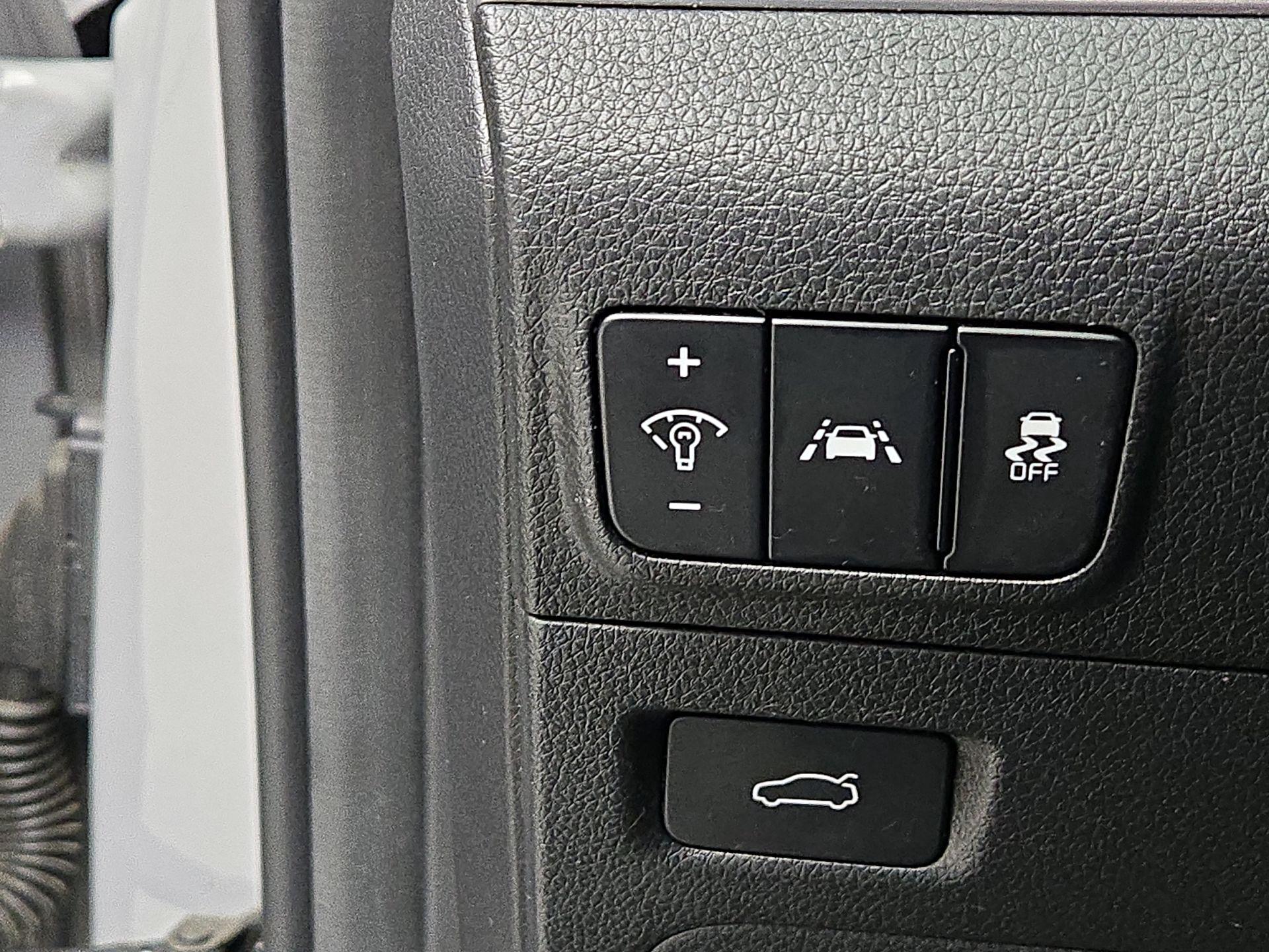 Thumbnail: 2022 Kia K5 - 13