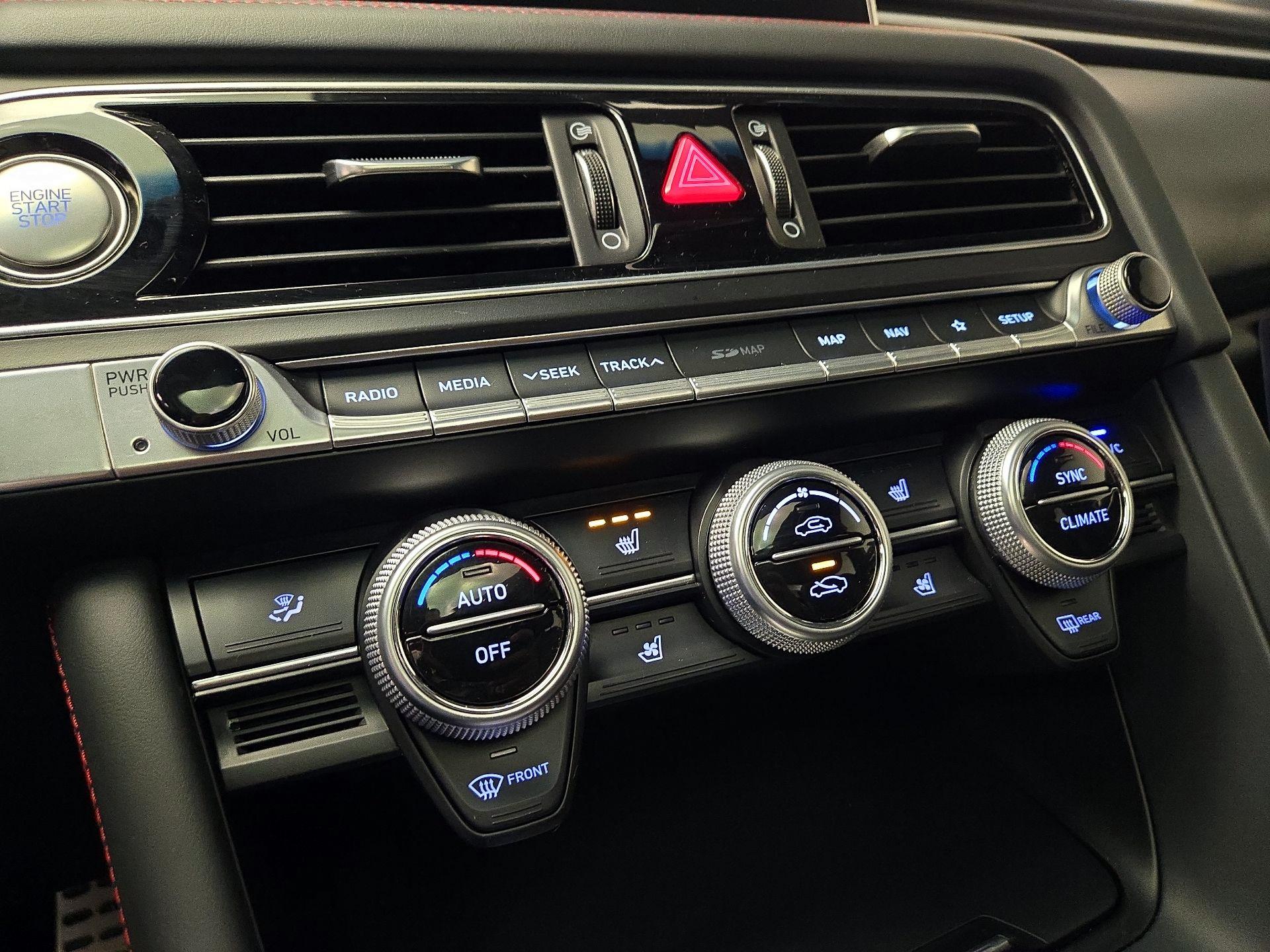 Thumbnail: 2019 Genesis G70 - 17