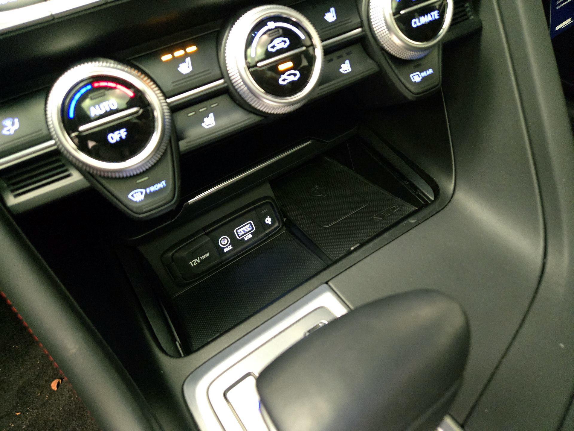 Thumbnail: 2019 Genesis G70 - 19