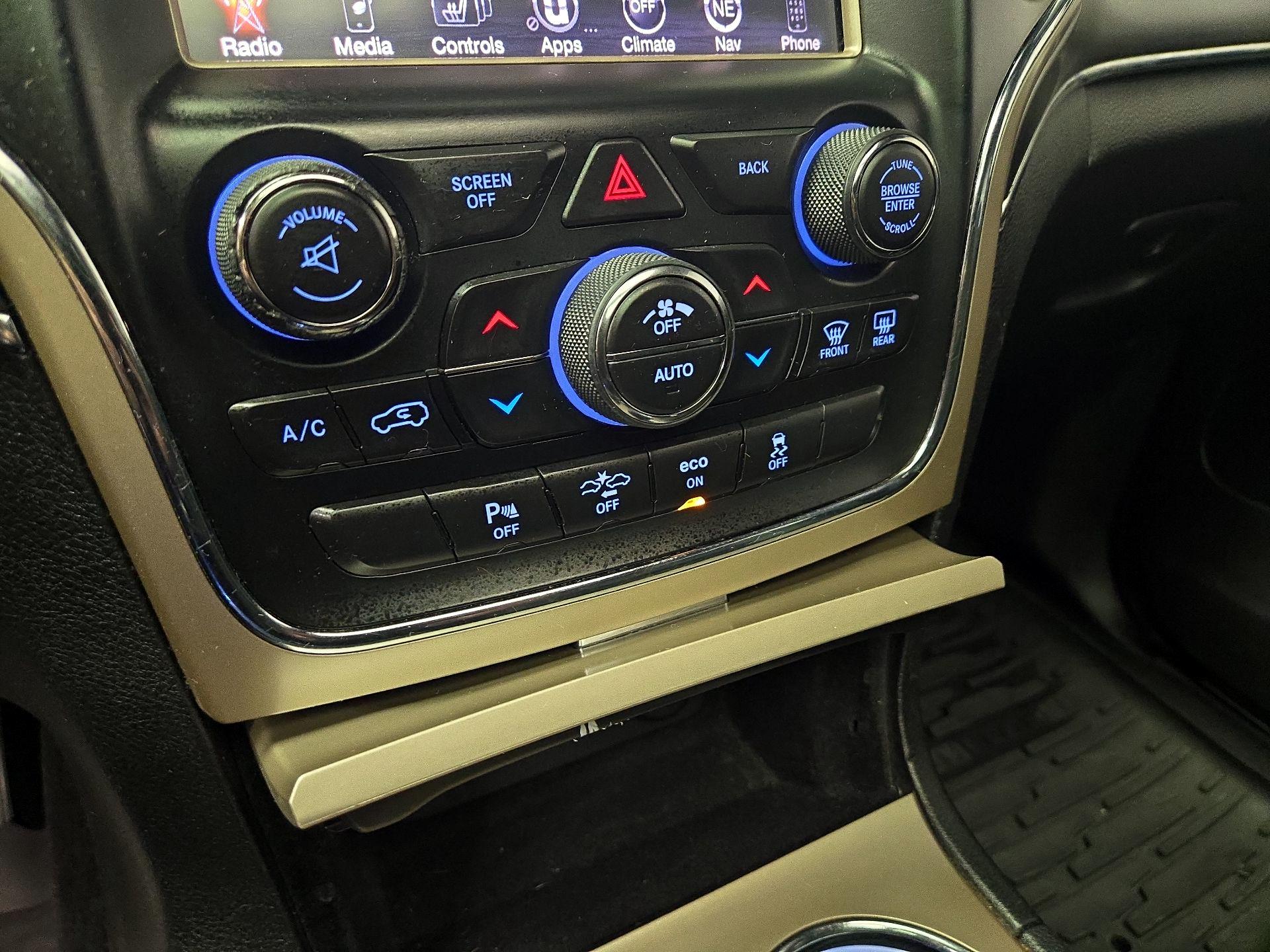 Thumbnail: 2014 Jeep Grand Cherokee - 17