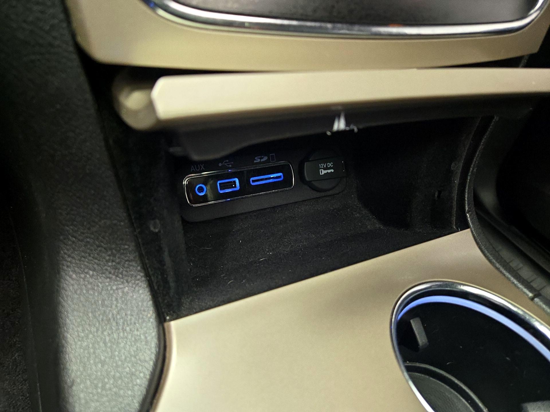 Thumbnail: 2014 Jeep Grand Cherokee - 19