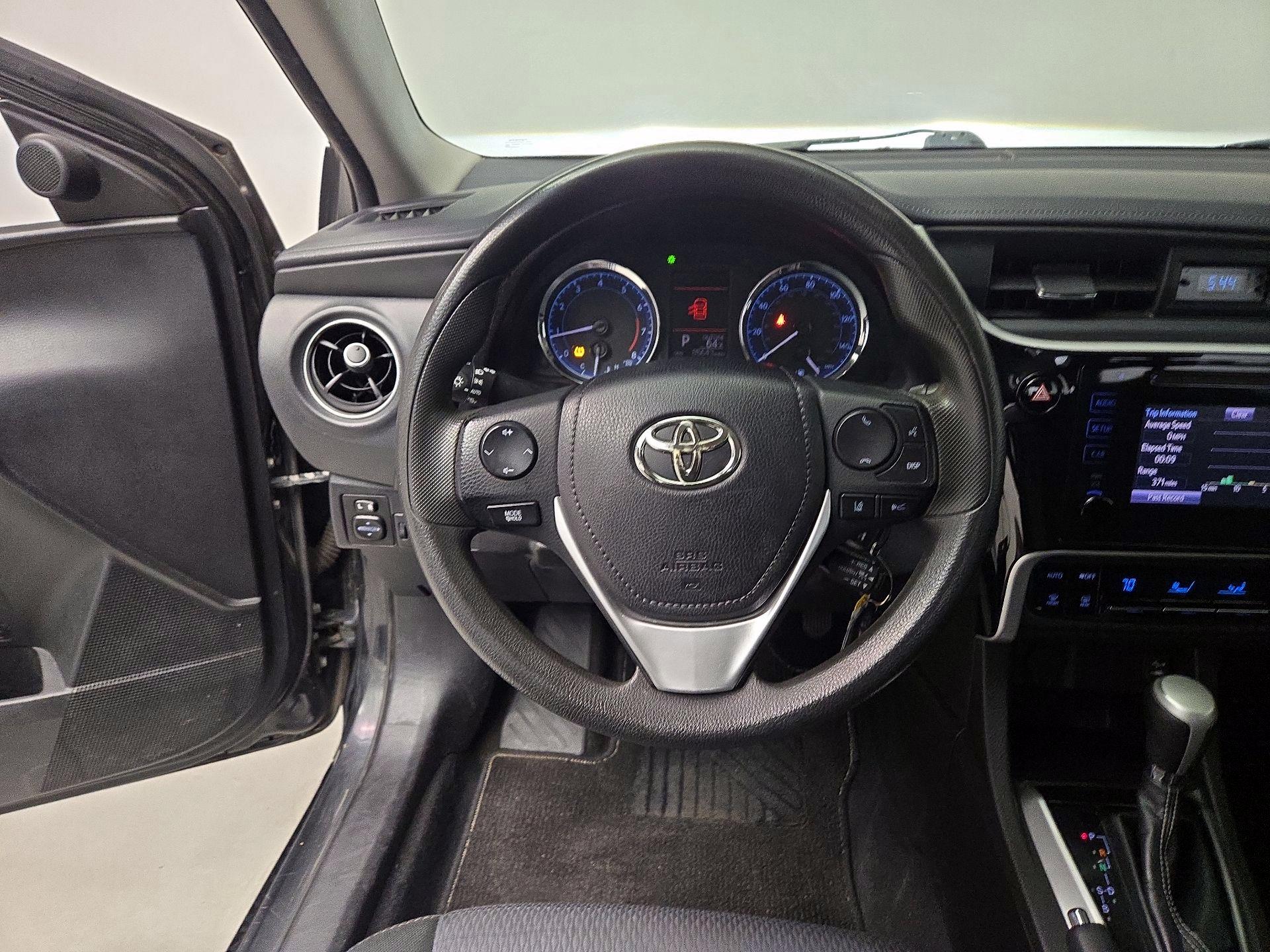 Thumbnail: 2018 Toyota Corolla - 10