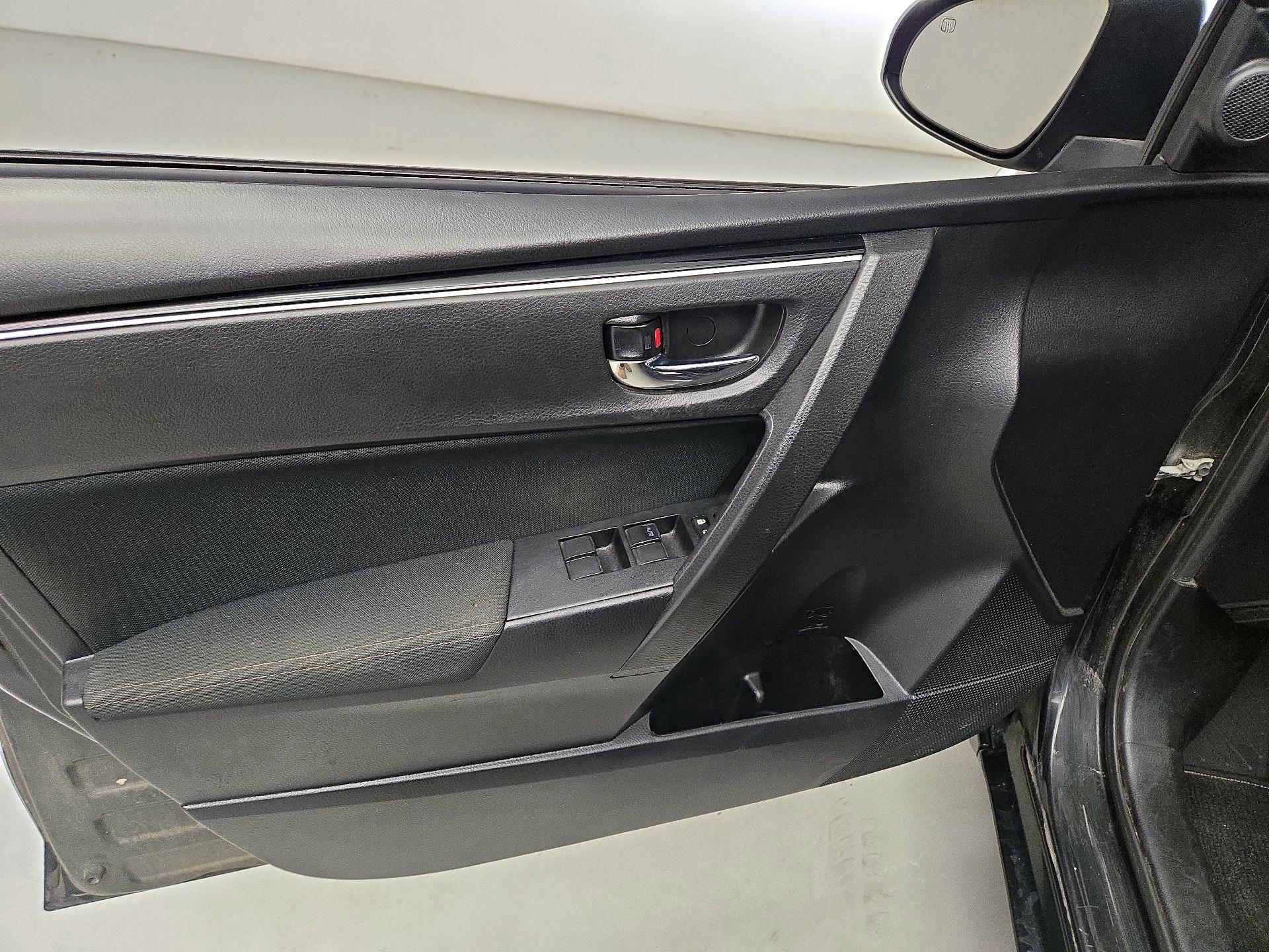 Thumbnail: 2018 Toyota Corolla - 12