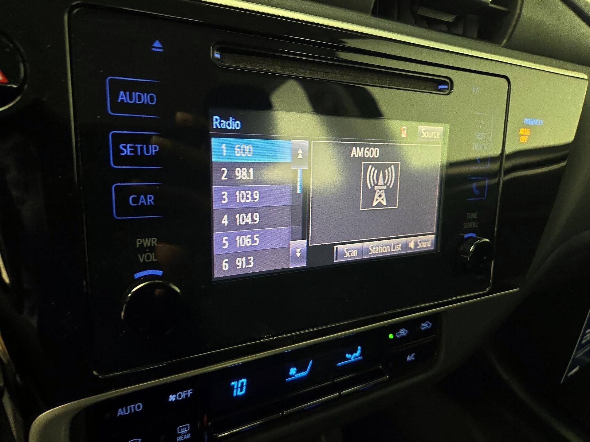 Thumbnail: 2018 Toyota Corolla - 15