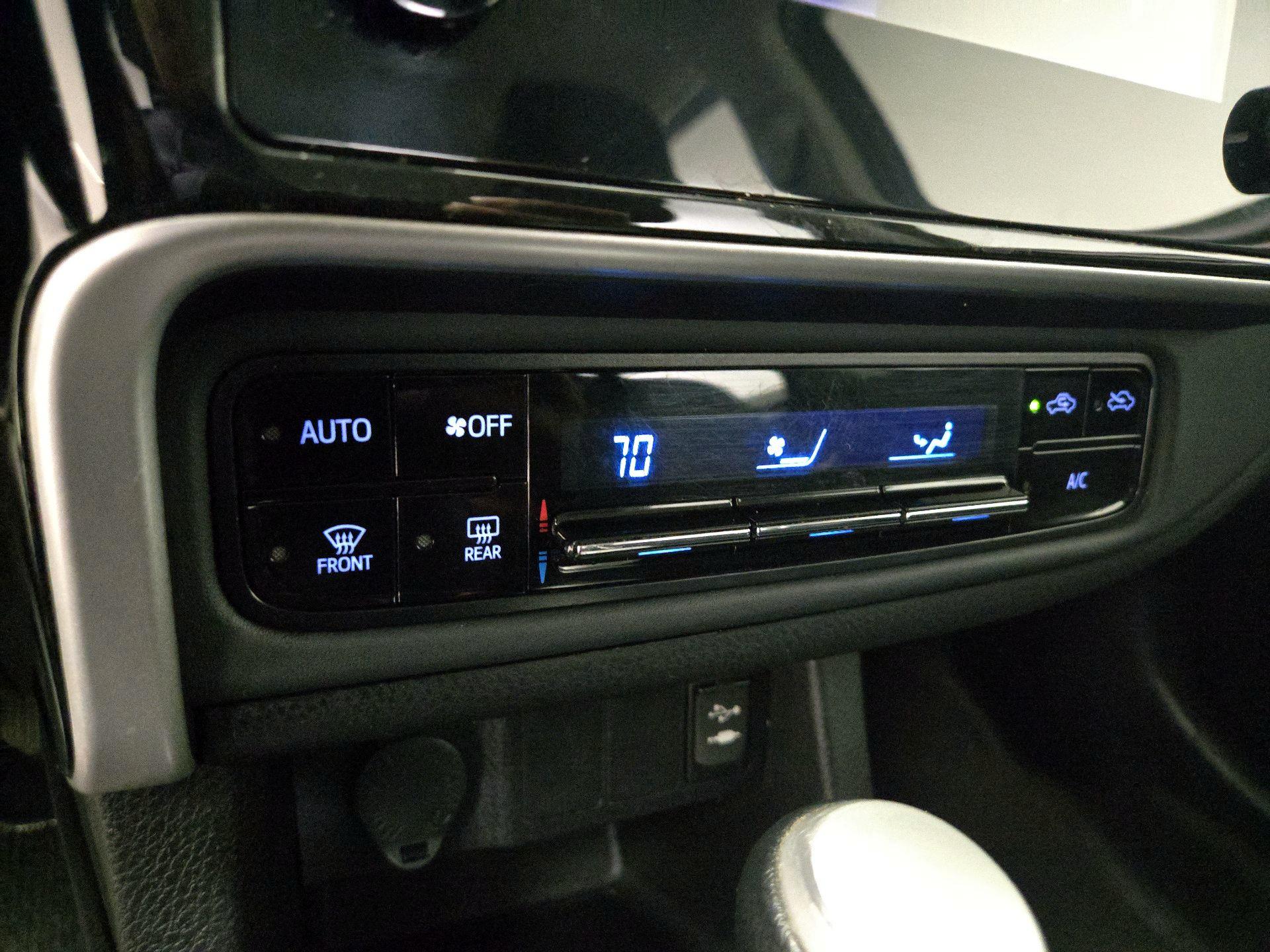 Thumbnail: 2018 Toyota Corolla - 16