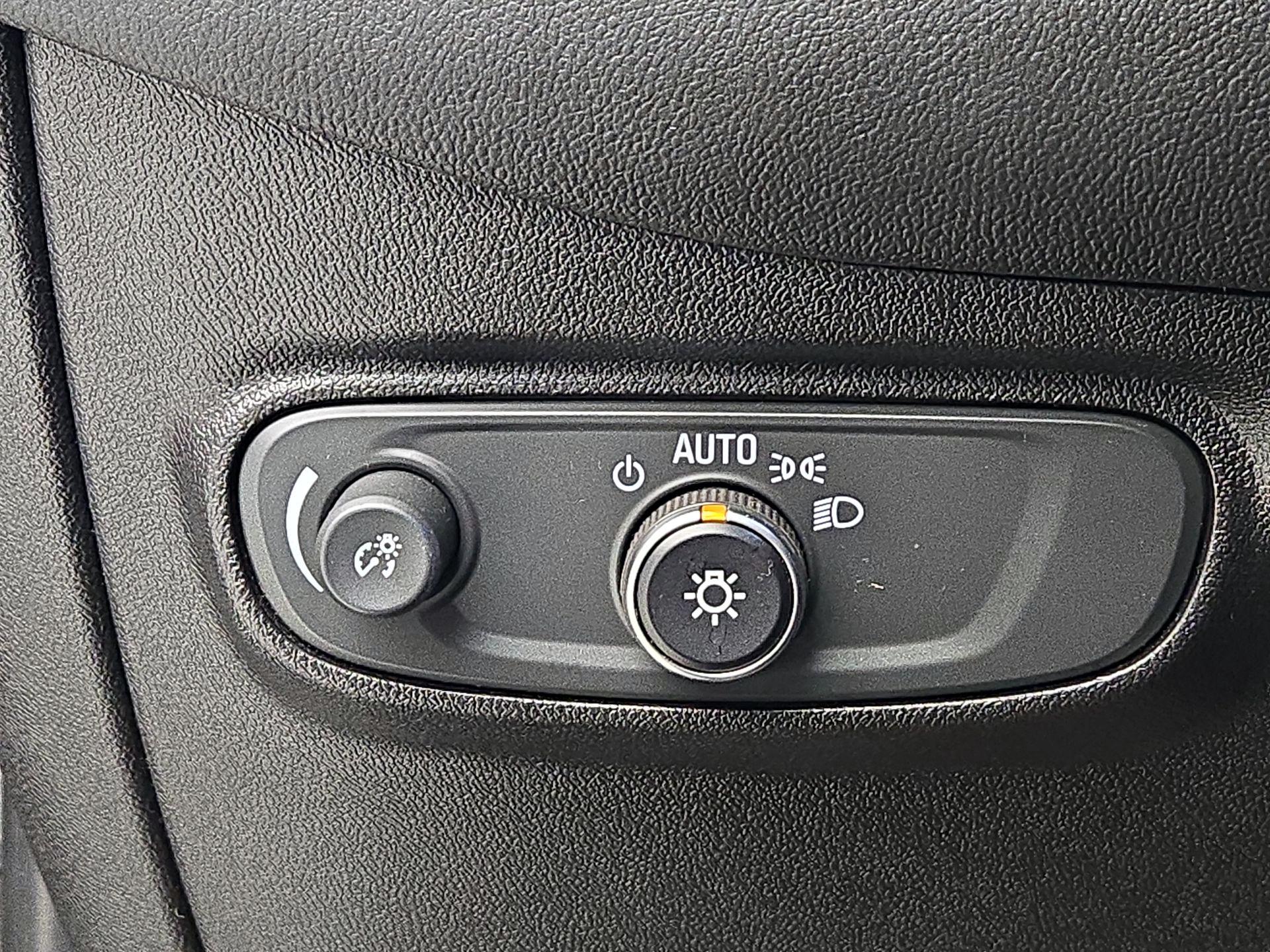 Thumbnail: 2019 Chevrolet Equinox - 13