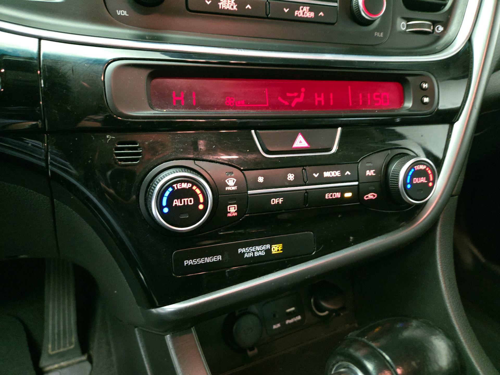 Thumbnail: 2015 Kia Optima - 15