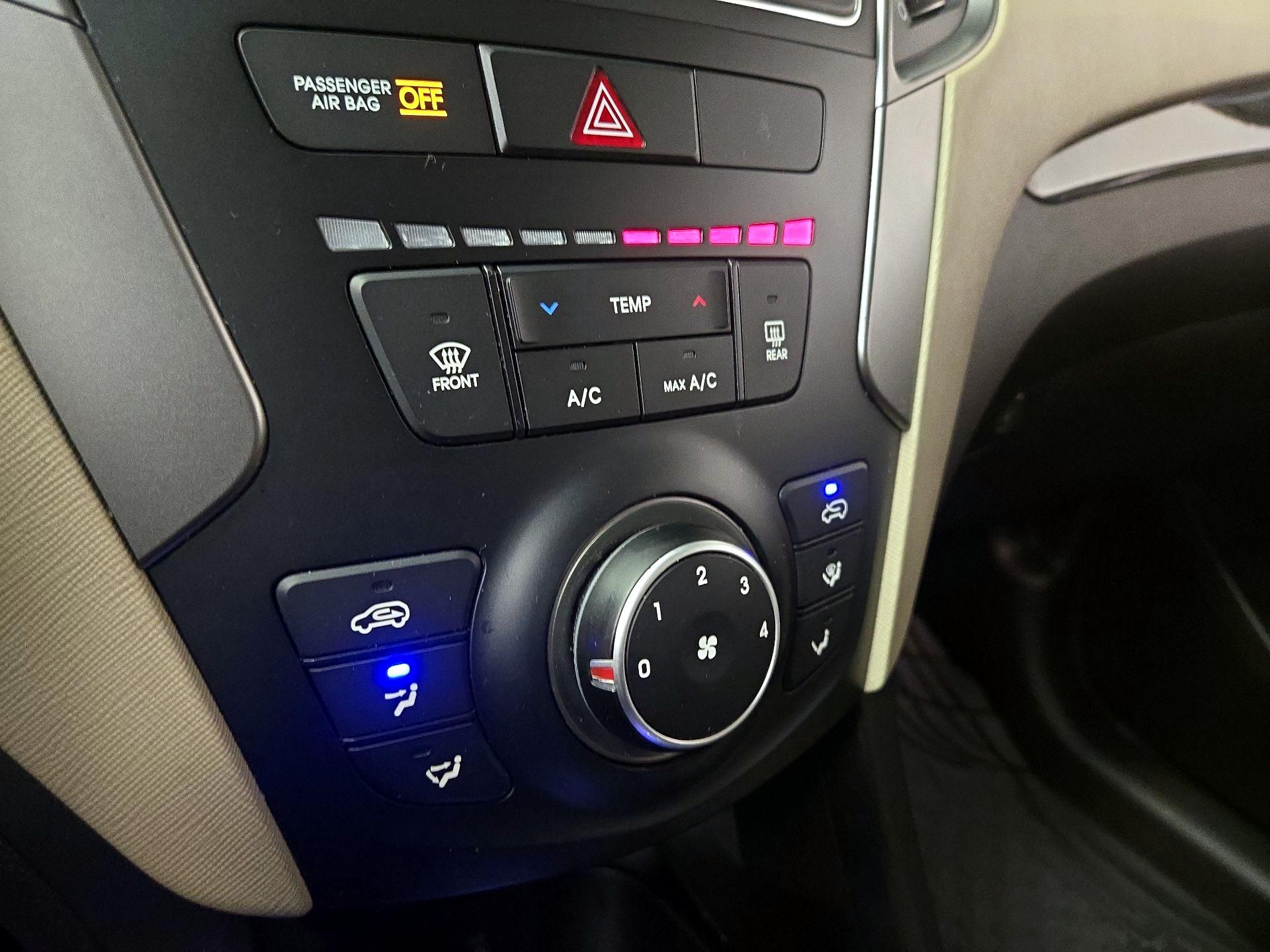 Thumbnail: 2018 Hyundai Santa Fe - 16