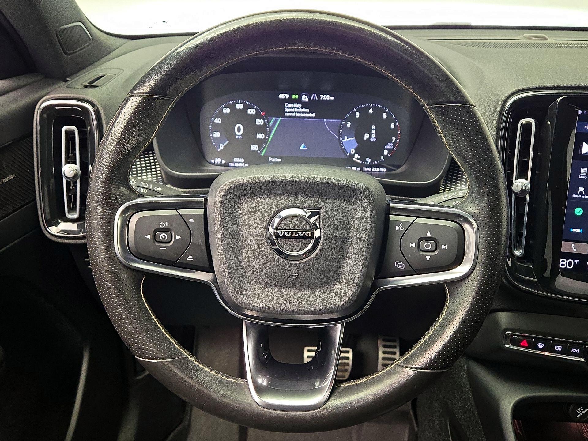 Thumbnail: 2021 Volvo XC40 - 10